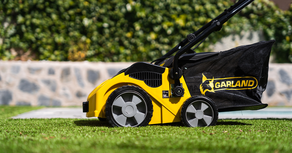 Amazon.com : Artificial Turf Sweeper by Roll & Comb, Corded