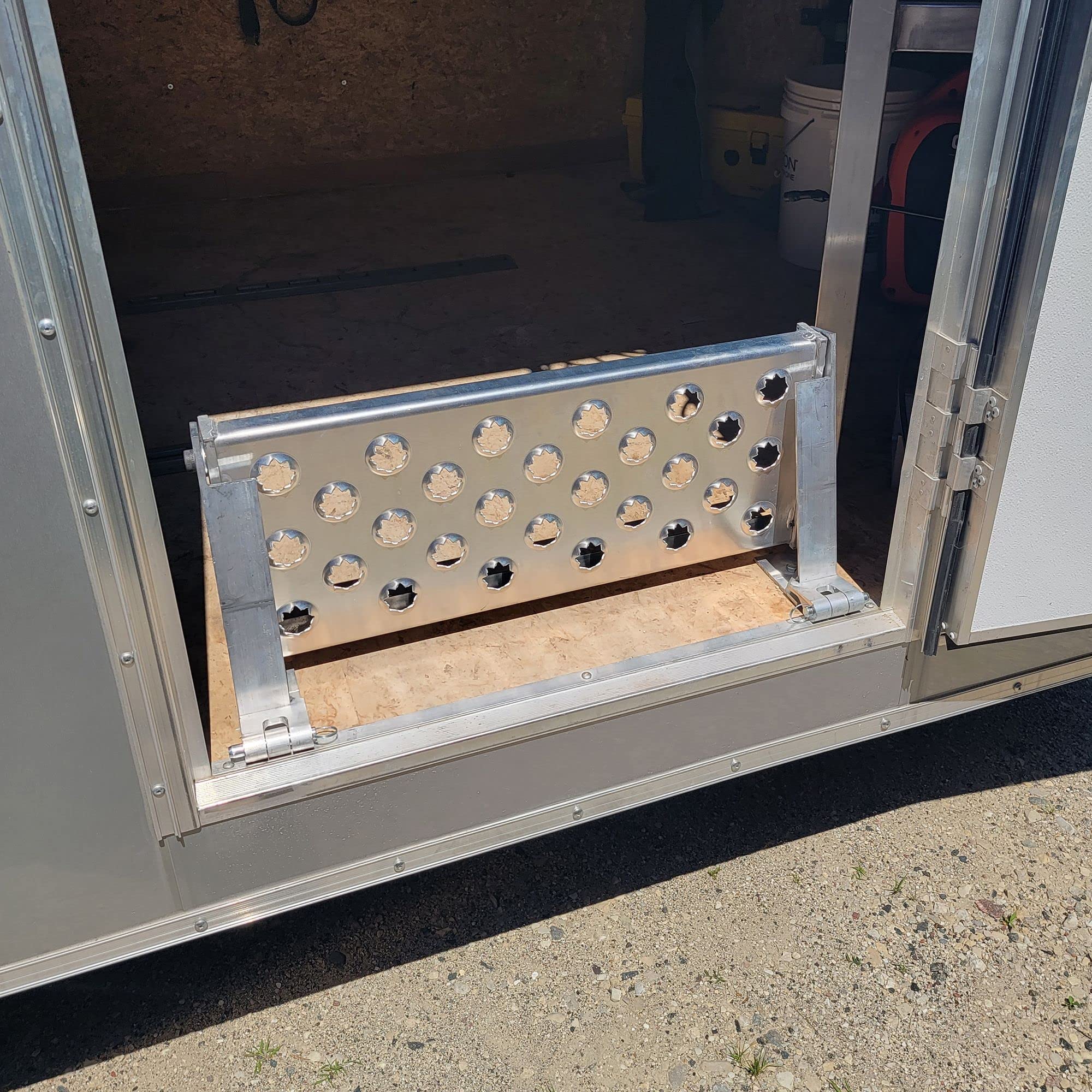 HD Ramps Duży stopień przyczepy, 66 cm, nośność 158,8 kg | Składa się, aluminiowa konstrukcja, kołki szybkiego zwalniania do usunięcia w razie potrzeby