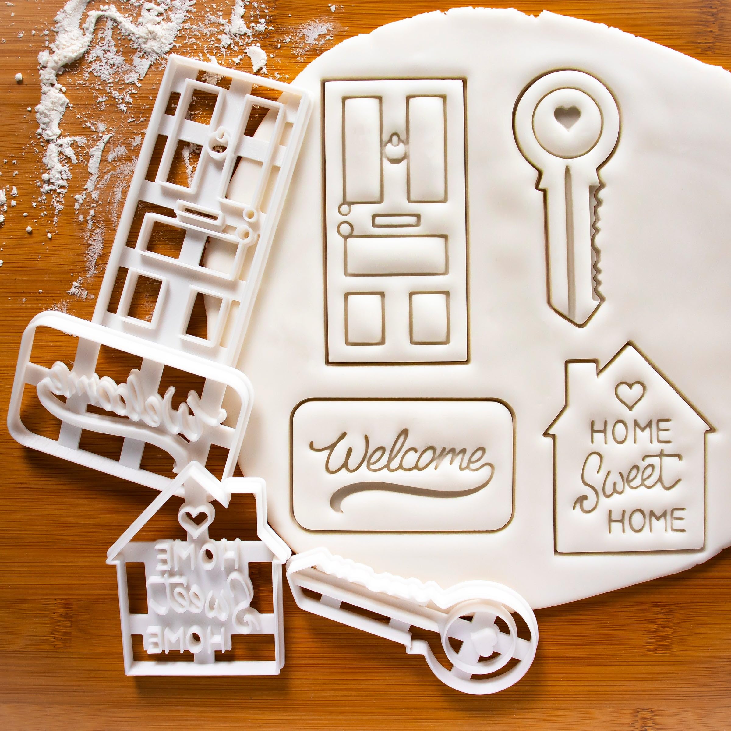 bakerlogy 4er Set Einweihungsparty Ausstechformen (Trautes Heim, Glück allein, Haustür, Hausschlüssel, Willkommen Matte), 4 Teil