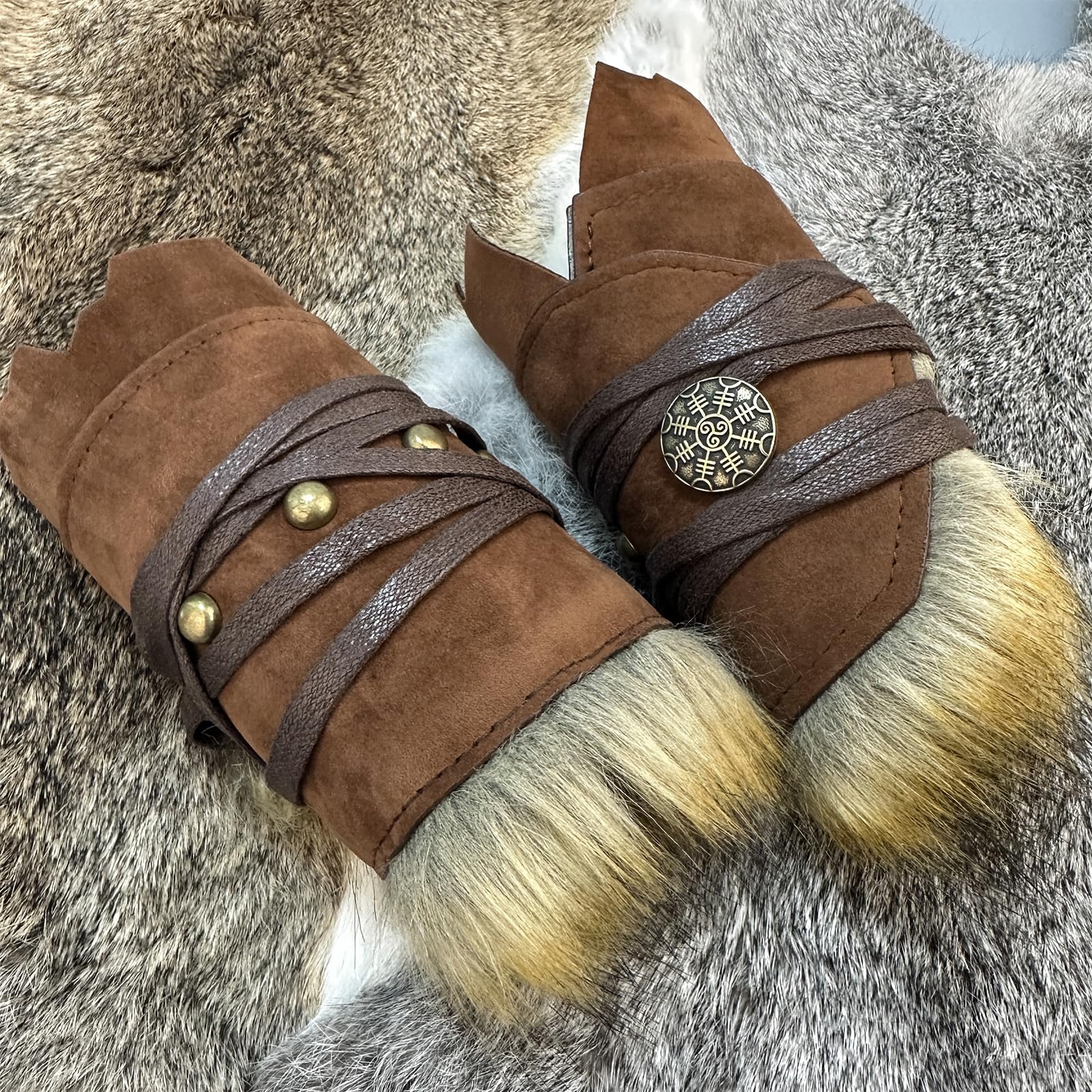 HiiFeuer Bracciali medievali in pelle scamosciata, bracciali in pelliccia artificiale rinascimentale, fascia da polso vichinga, protezioni per braccio da tiro con