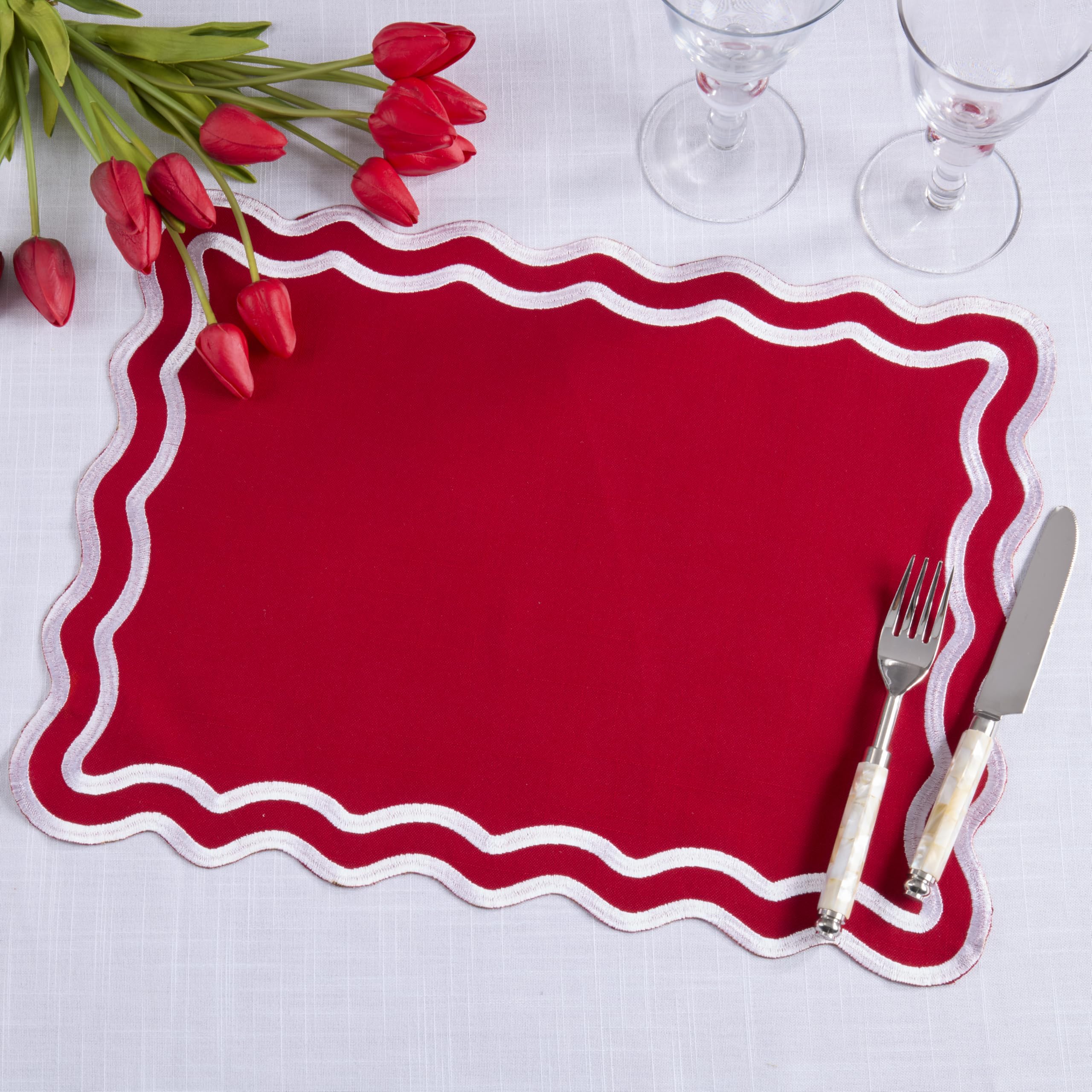 SARO Lifestyle Lot de 4 Sets de Table brodés festonnés – Sets de Table décoratifs en Coton pour Salle à Manger Quotidienne, Divertissement décontracté et Style de Table superposé, 35,6 x 50,8 cm