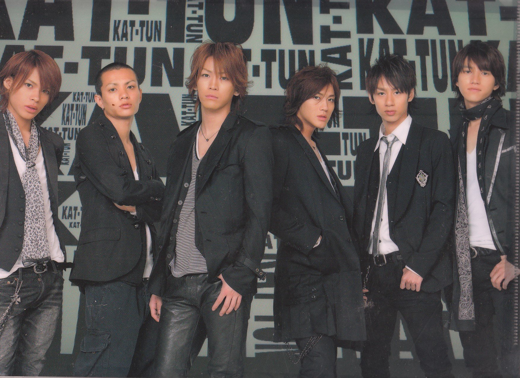 Amazon.co.jp: KAT-TUN 公式グッズ クリアファイル 集合 + 公式生写真 