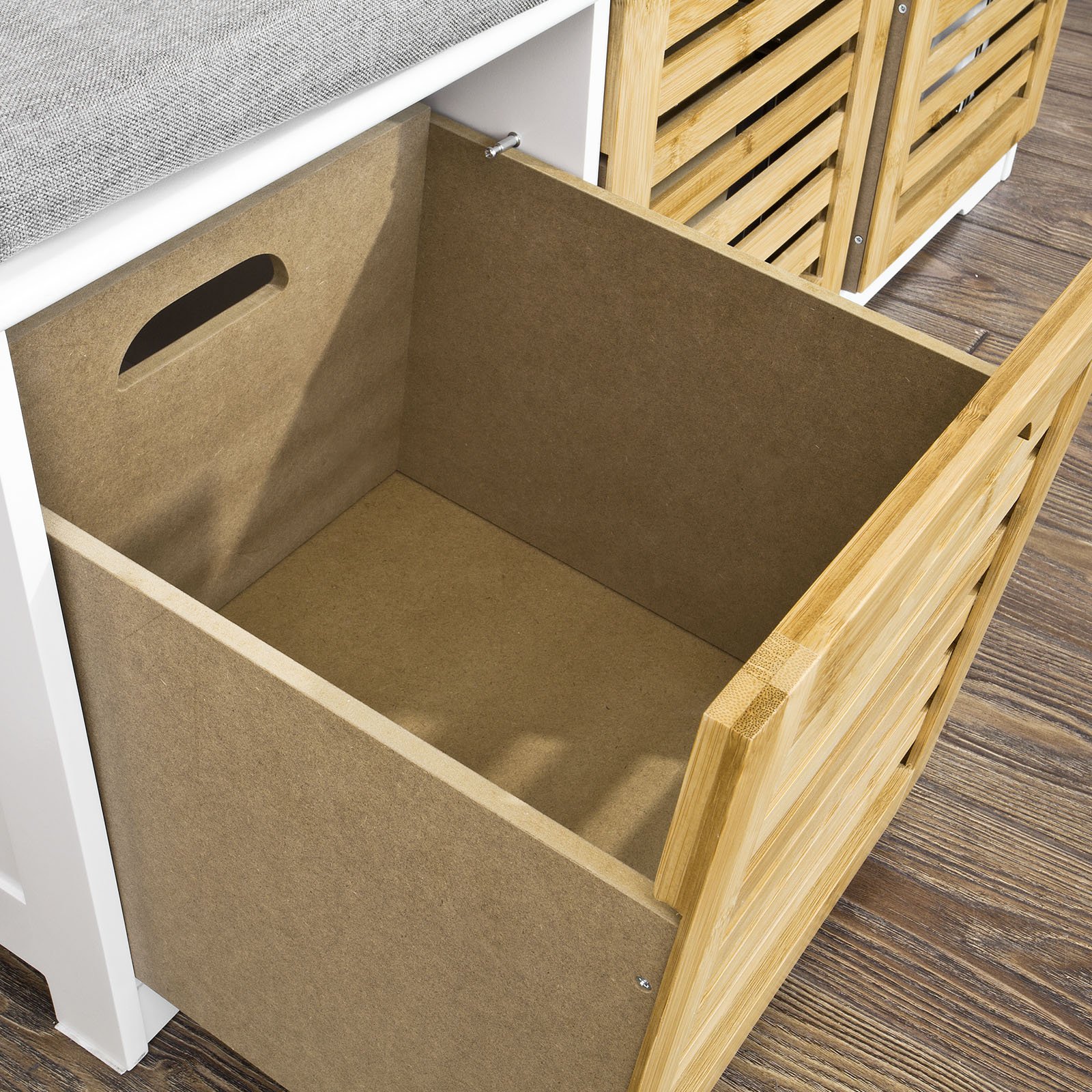SoBuy Banco Zapatero con Asiento, Banco Almacenaje con 3 Cubos y Cojín Acolchado – Banco Entrada Recibidor Natural y Blanco, 105 x 35 x 43 cm, Soporta 150kg – FSR23-WN