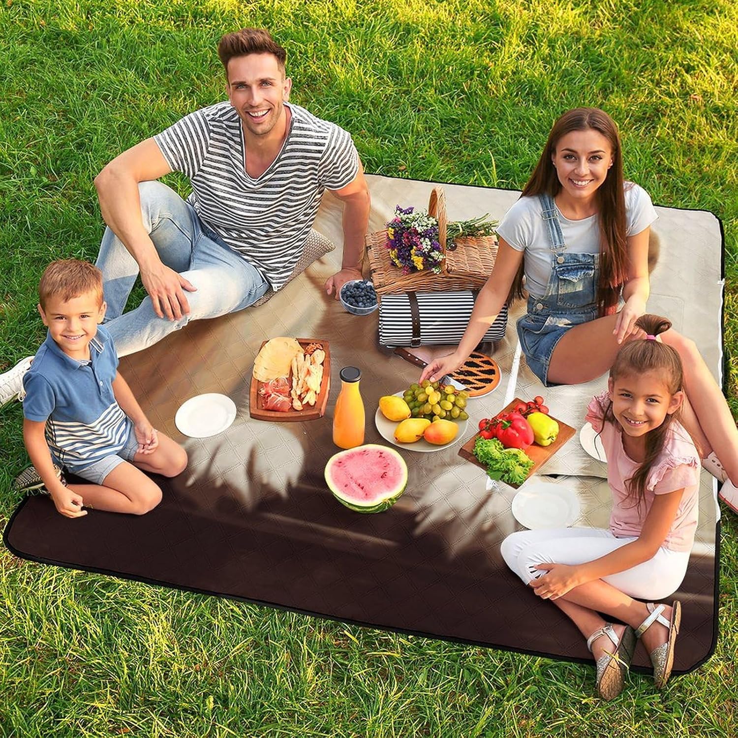 Cute Corgi Picnic Blanket with Zipper Water Resistant Sand Free Picnic Mat Washable Foldable Easy Carry Beach Blanket for Lawn Beach Hiking Camping
