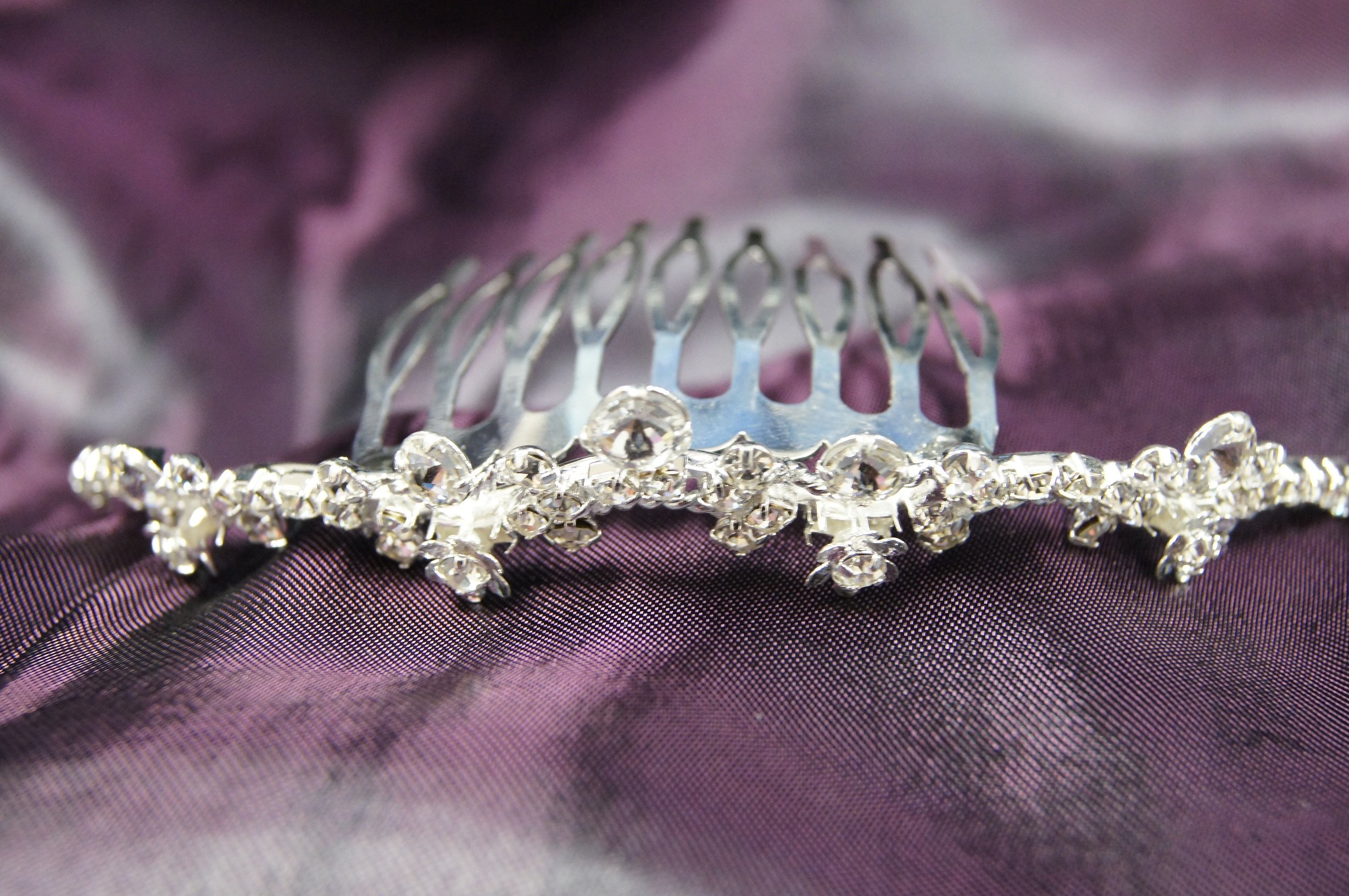 Amazon.com : New Beautiful Bridal Wedding Tiara Comb with  display picture 2