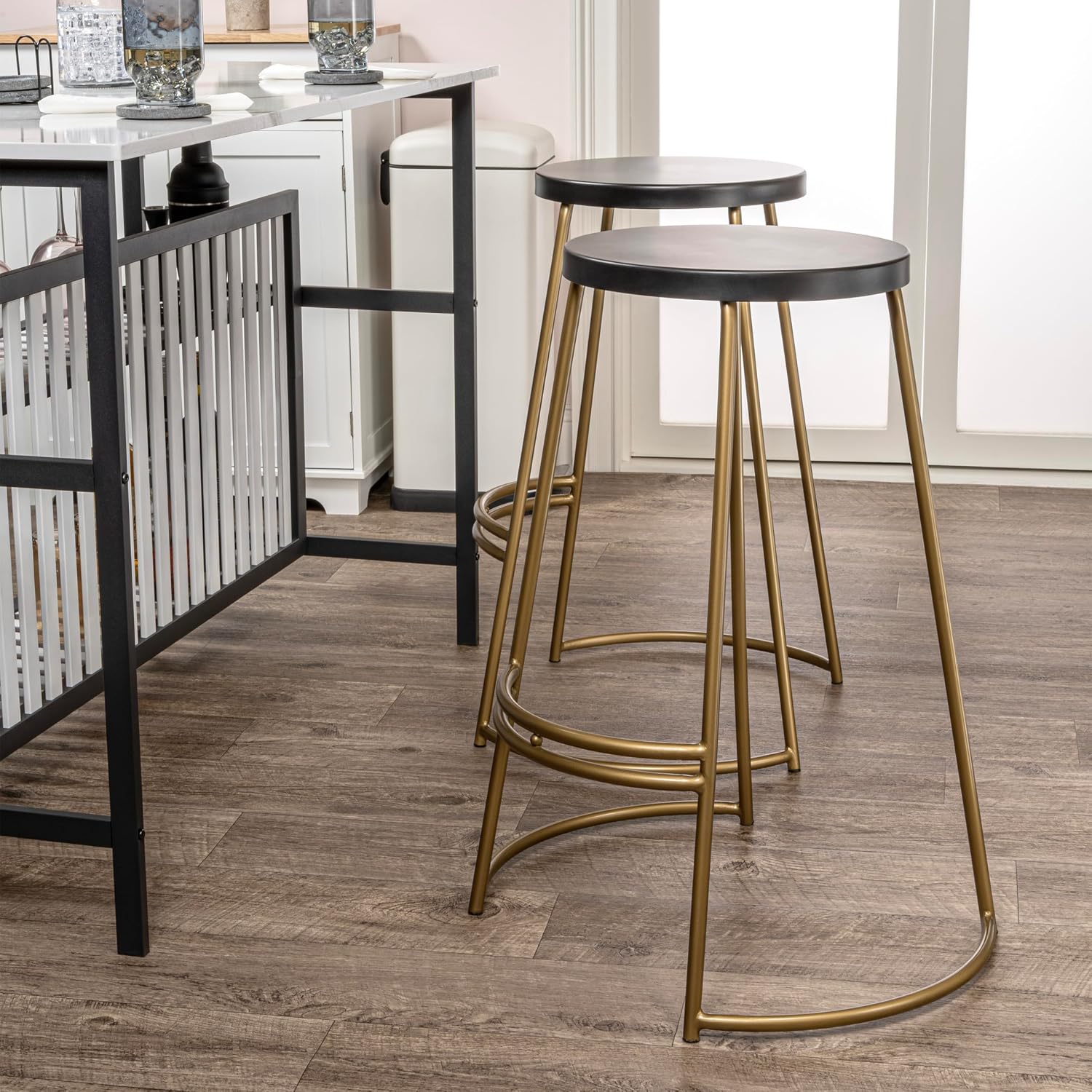 JONATHAN Y Hula 28.75" Black Backless Metal Bar Stool, Round Iron Seat and Gold Base with Integrated Footrest, Industrial Bar Chair for Kitchen Island and Home Bar, Modern BSL1001A
