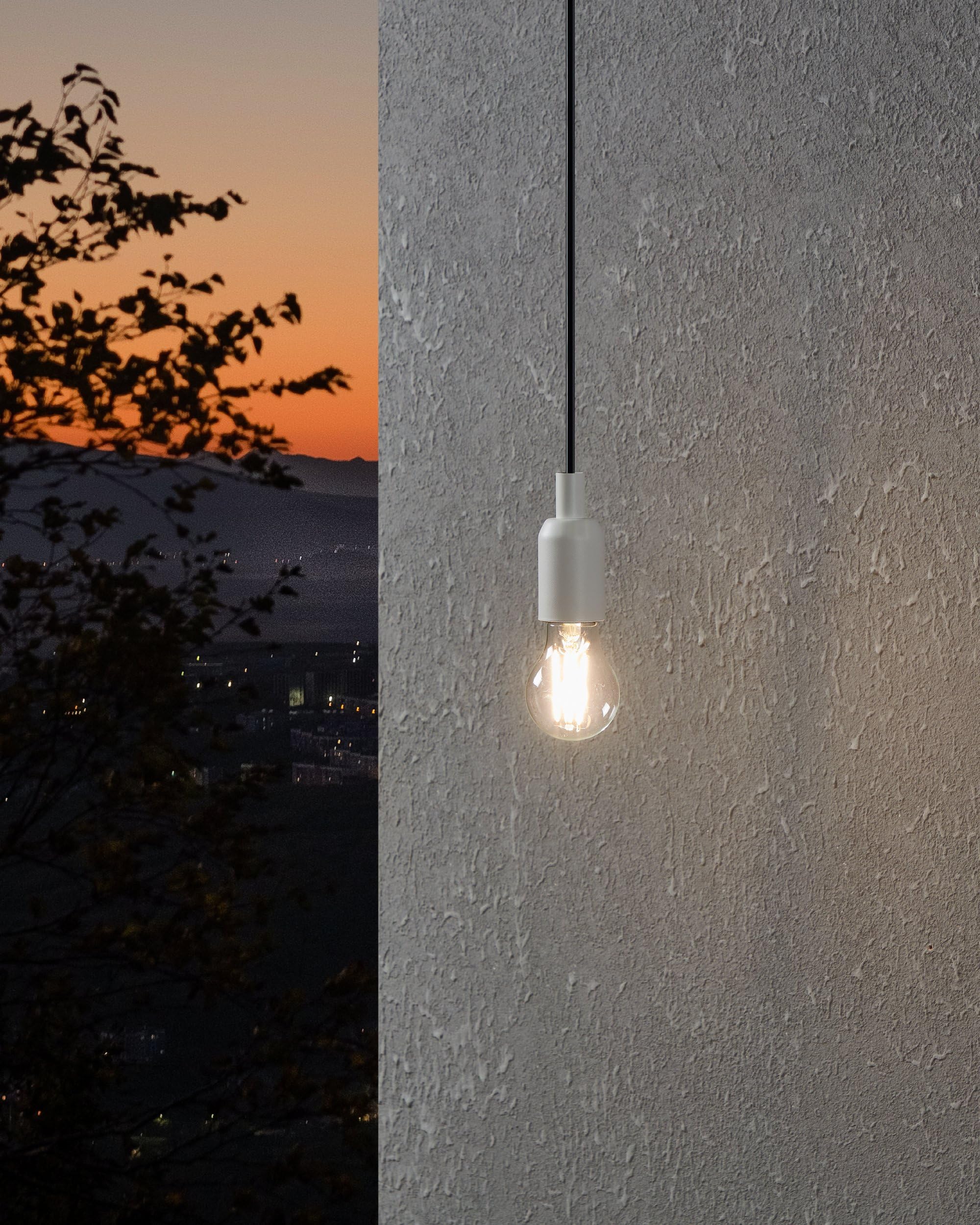 EGLO LED lamp E27 met dag nacht sensor, Edison bol gloeilamp met bewegingssensor en nachtlicht, 9 Watt (60w equivalent), 830 Lumen, lichtbron warm wit, 2700 Kelvin, A60, 6 cm