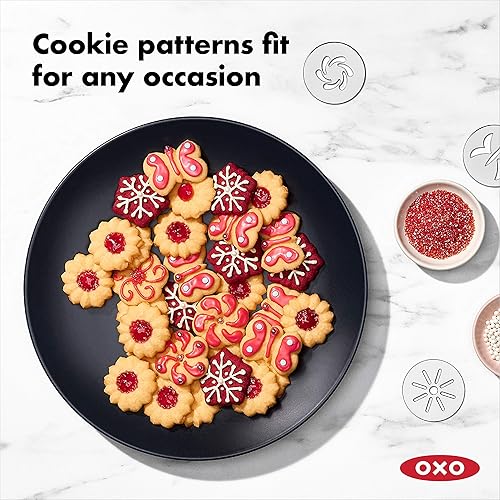 Miniatura 8 de OXO Good Grips - Juego de prensa de galletas de 14 piezas + OXO Good Grips - Juego de discos navideños para prensa de galletas