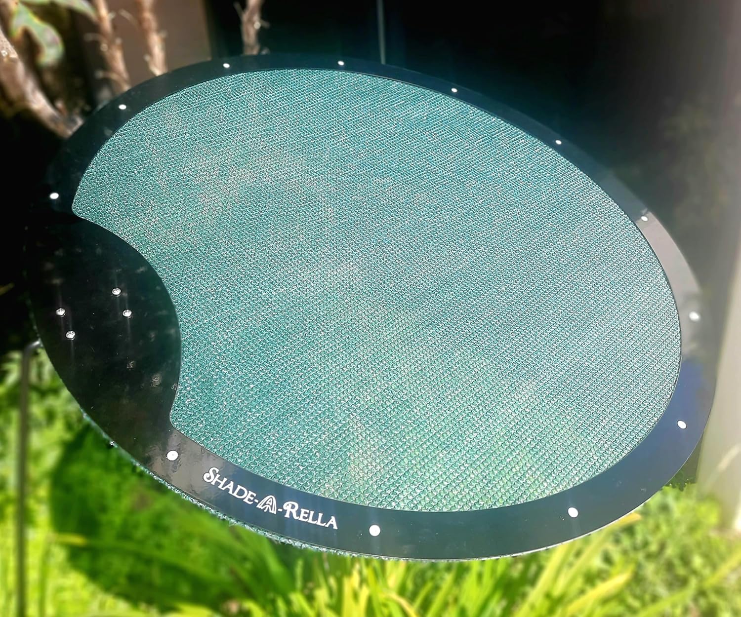 Plant Shade, 18-Inch Circle Shade Cloth with 90% Green Shade Cloth, Plant Shade, Adjustable, Portable Shade for Plants, Plant Umbrella, Shade for Pets, 40" Tall Rod Set