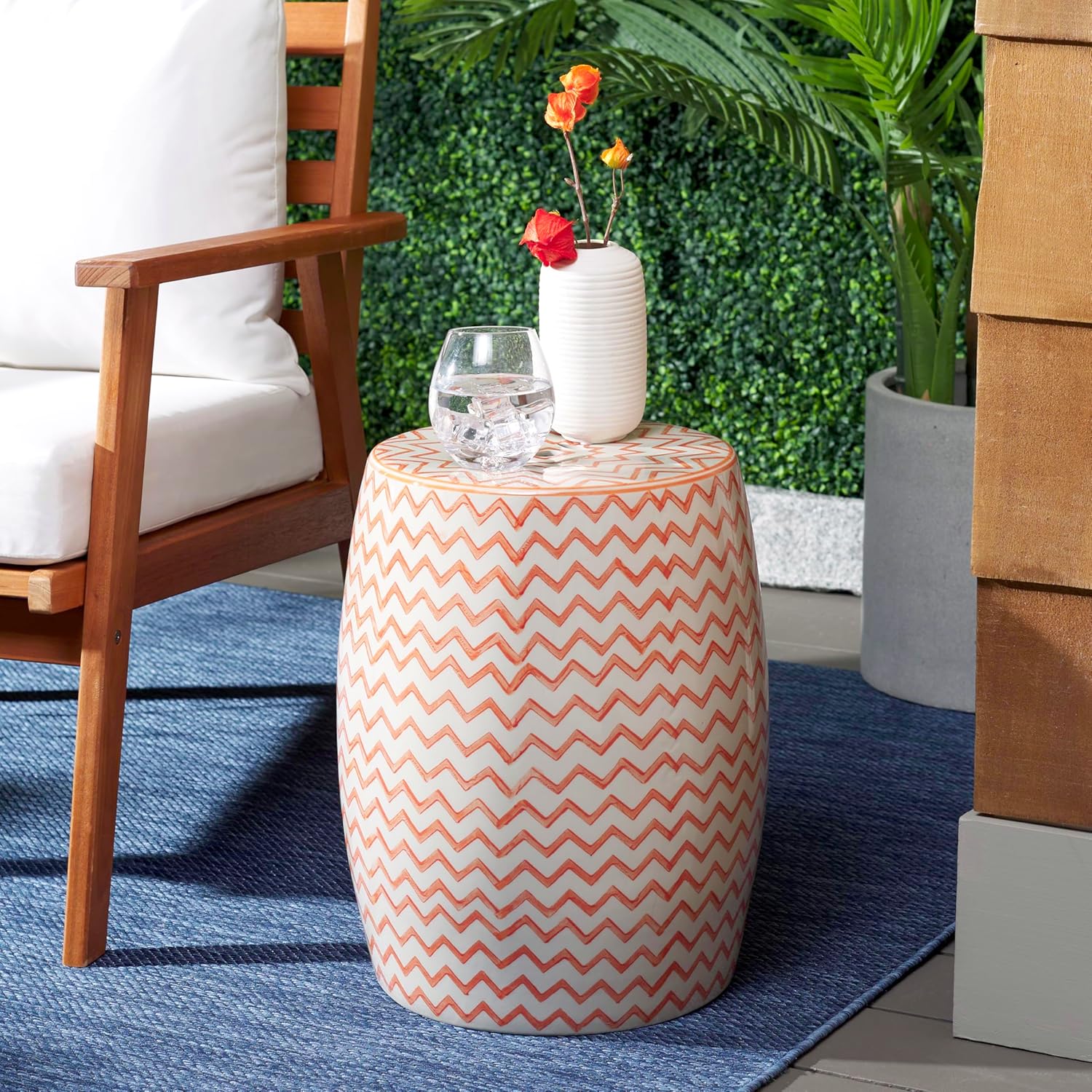 SAFAVIEH Home Collection – Salana 18-Inch Chevron Ceramic Garden Stool, White & Orange Decorative Accent Stool, Indoor/Outdoor Side Table, Plant Stand & Patio Decor (ACS4604A)