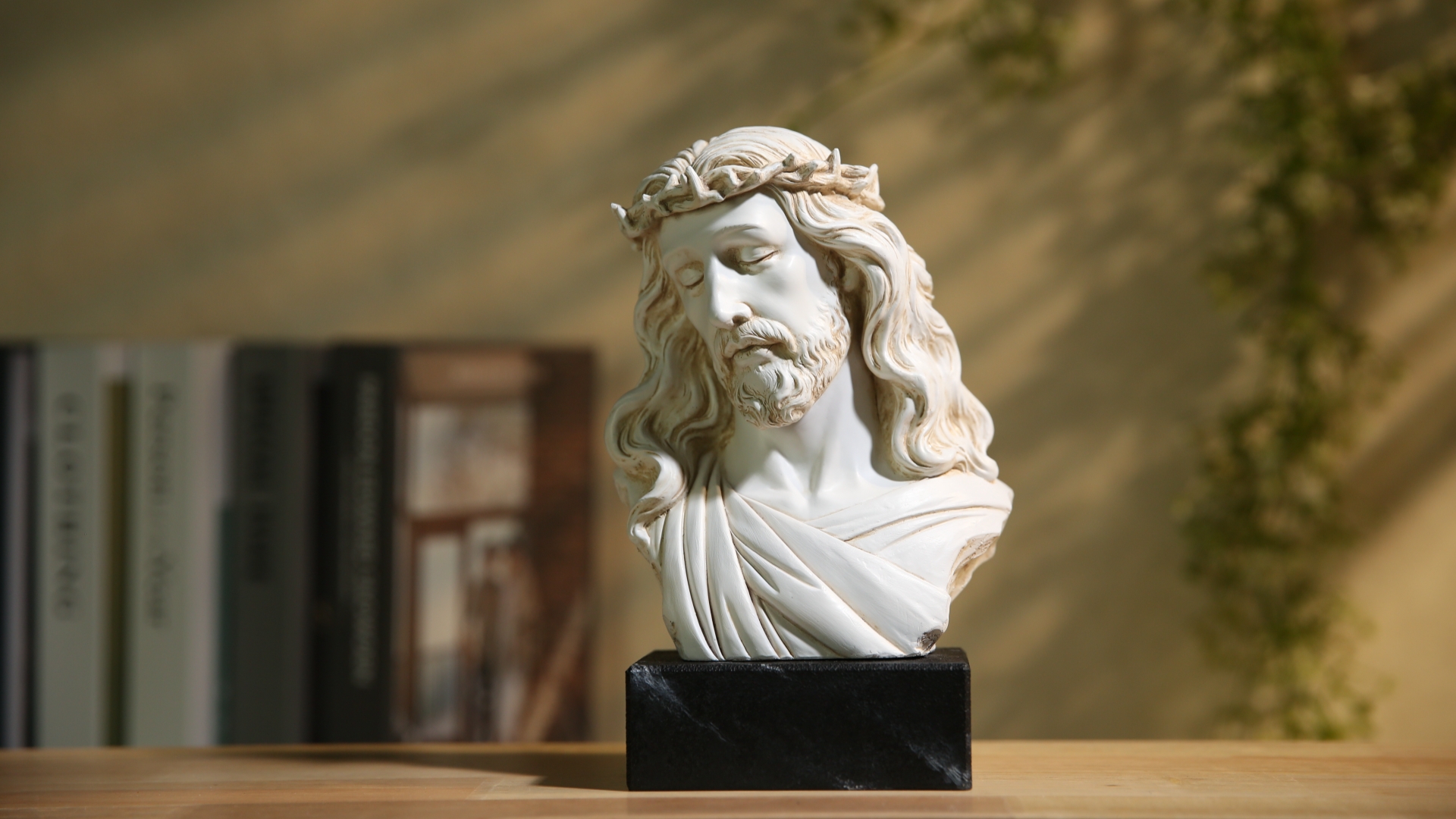 Estatua de Busto de Jesús de 8.5 pulgadas en Resina Pintada a Mano miniatura 7