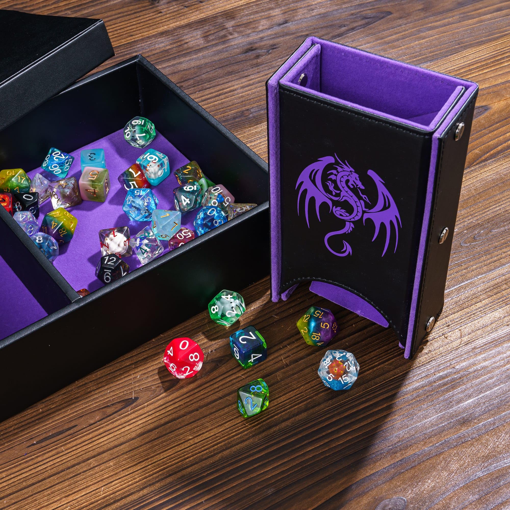 Caja de dados multifuncional 4 en 1 de almacenamiento D&D, torre de dados portátil, bandeja de dados morada, funda de cuero para juegos de rol de Dungeons and Dragons y otros juegos de mesa