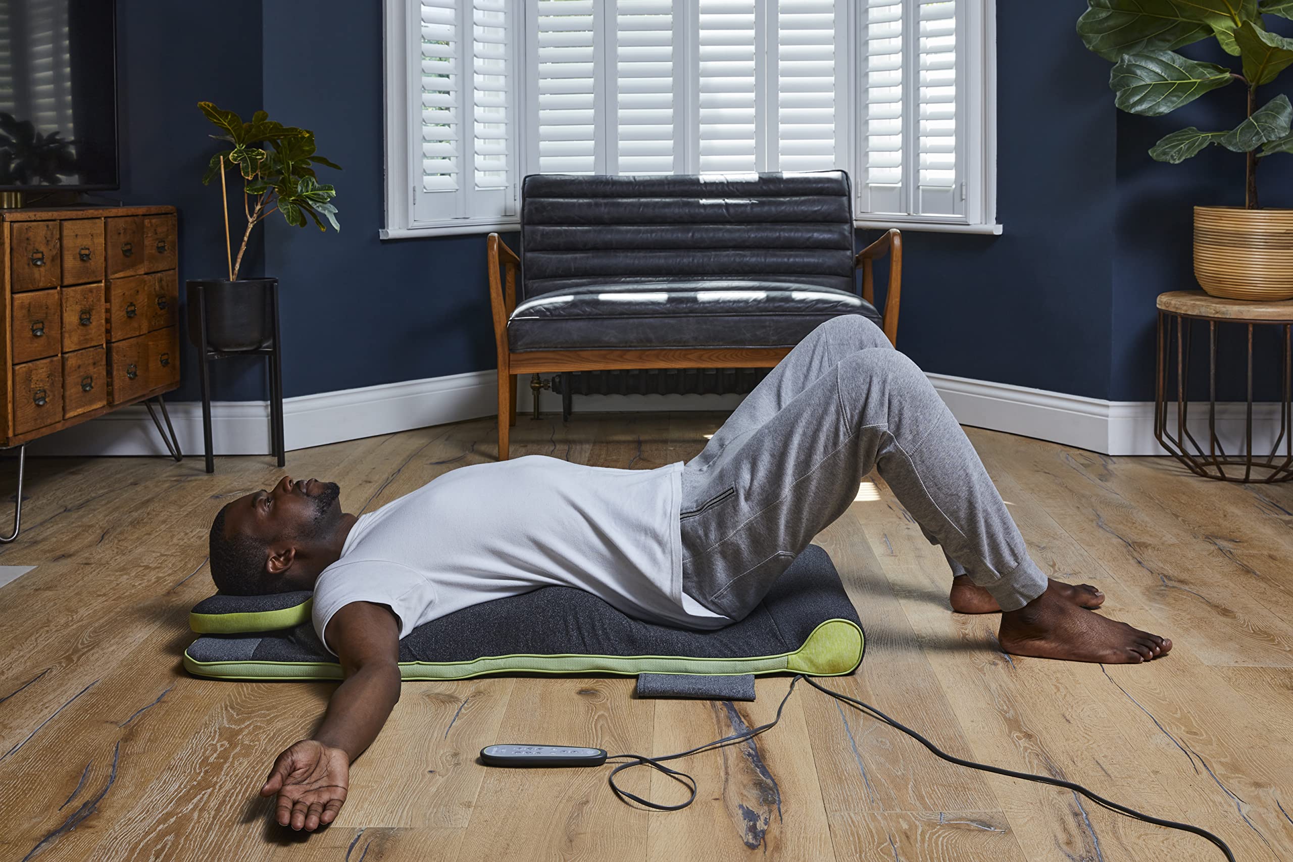Homedics Stretch- und Wärmematte – inspiriert von Yoga, die Dehnung und Wärme hat eine Auswahl von 6 Programmen: Entwinden, Erholen, Dehnen, Drehen, Energise und Fließen.
