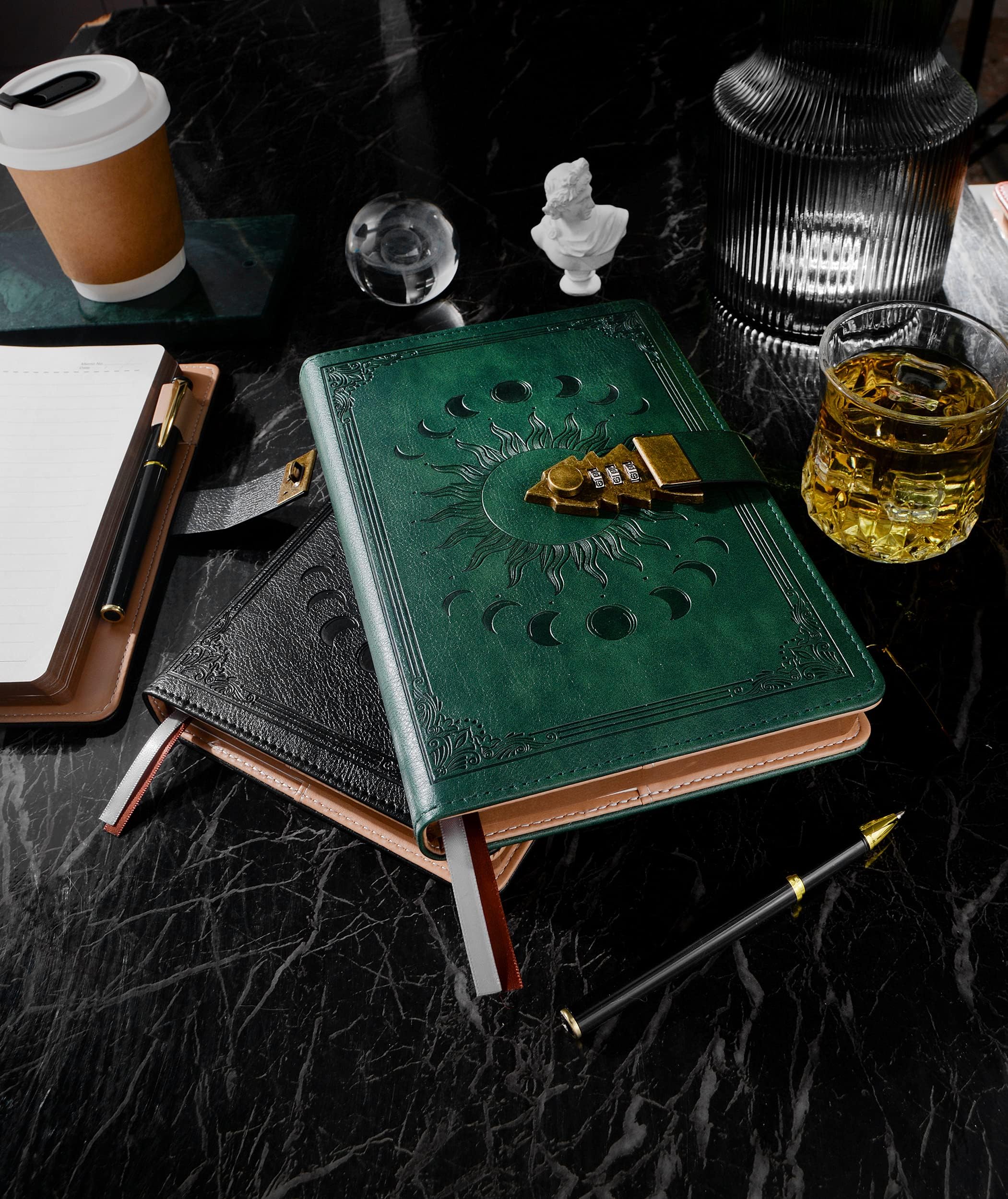 Carnet Secret avec Code 21 x 15,5 cm 224 Pages Couverture Cuir PU Design Relief Soleil Lune Vert Émeraude