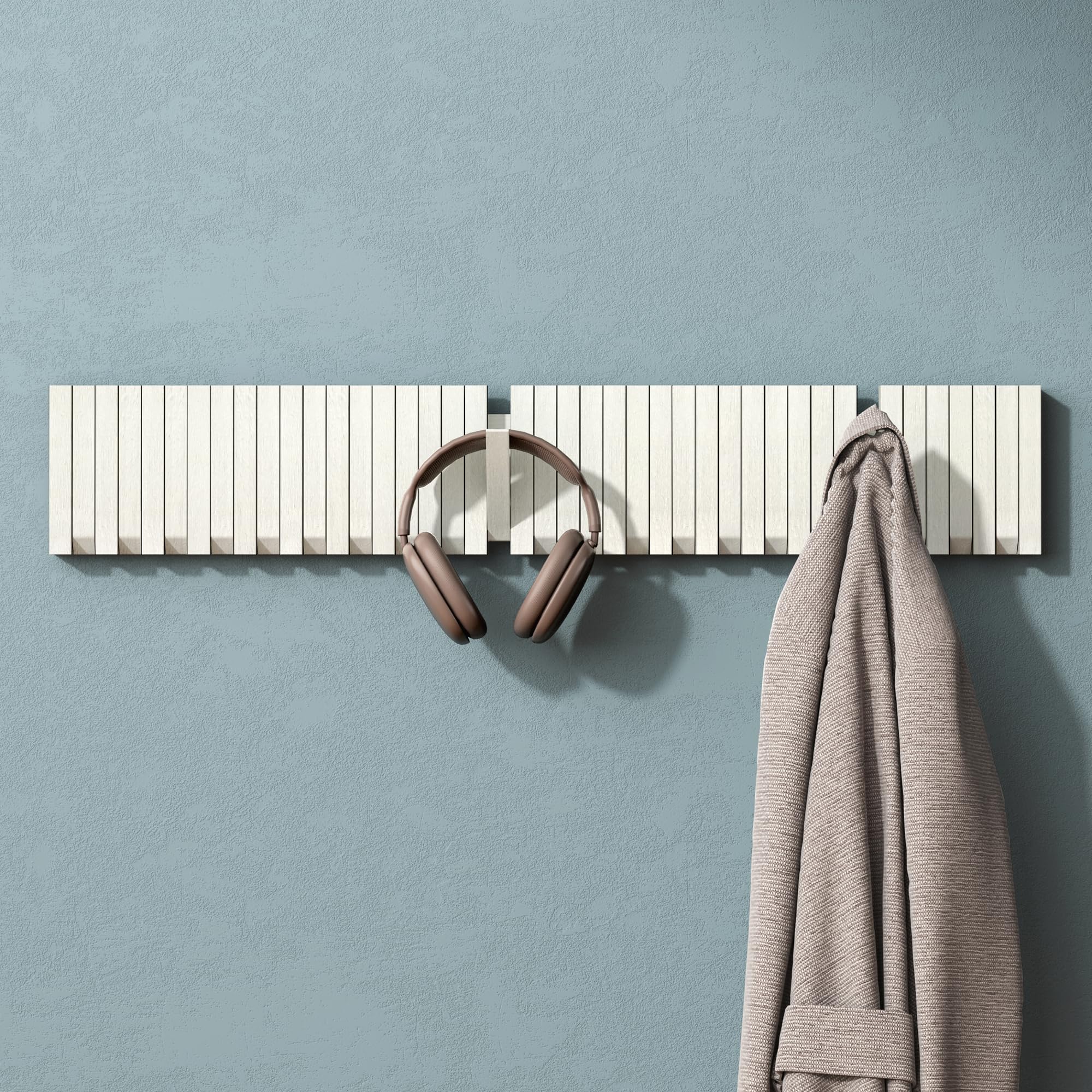 Mai & Mai Appendiabiti da Parete in Legno 90cm, Bianco Opaco | Attaccapanni da Muro Moderno per Camera da Letto, Ingresso, Studio con Gancio Pieghevole e Salvaspazio, Twigro-01
