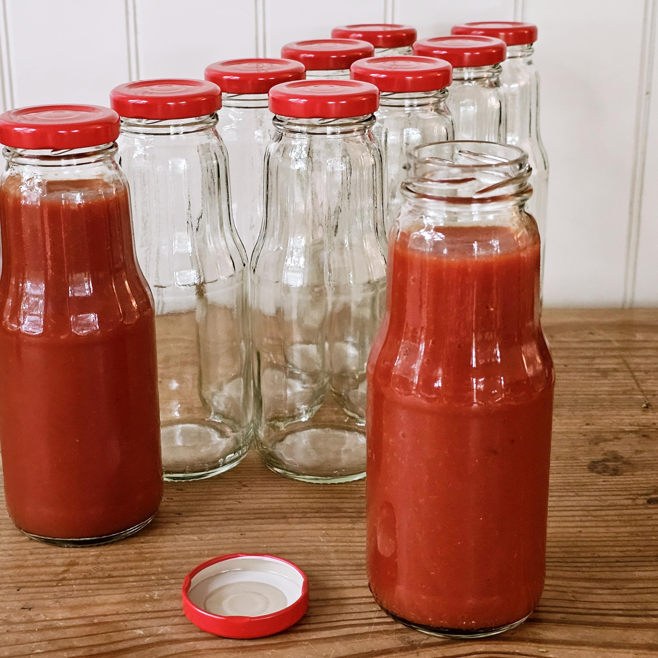 Glasflasche 300 ml mit Schraubdeckel – Saftflasche leer 0,3 l TO43 – Smoothie Flasche Glas – Wiederverwendbare Trinkflasche spülmaschinengeeignet für Saft, Sirup, Öl & Selbstgemachtes (Rot, 50)