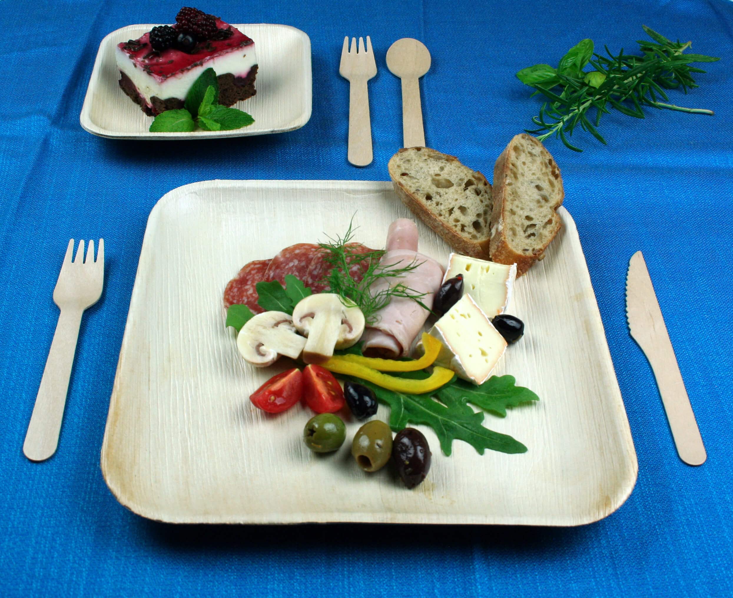 Set Piatti in Foglia di Palma e Posate in Legno - 25 Grandi, 25 Dessert, 50 Forchette, 25 Coltelli, 25 Cucchiai - Stoviglie usa e getta Biodegradabili Eleganti - Compostabili - Como Bamboo