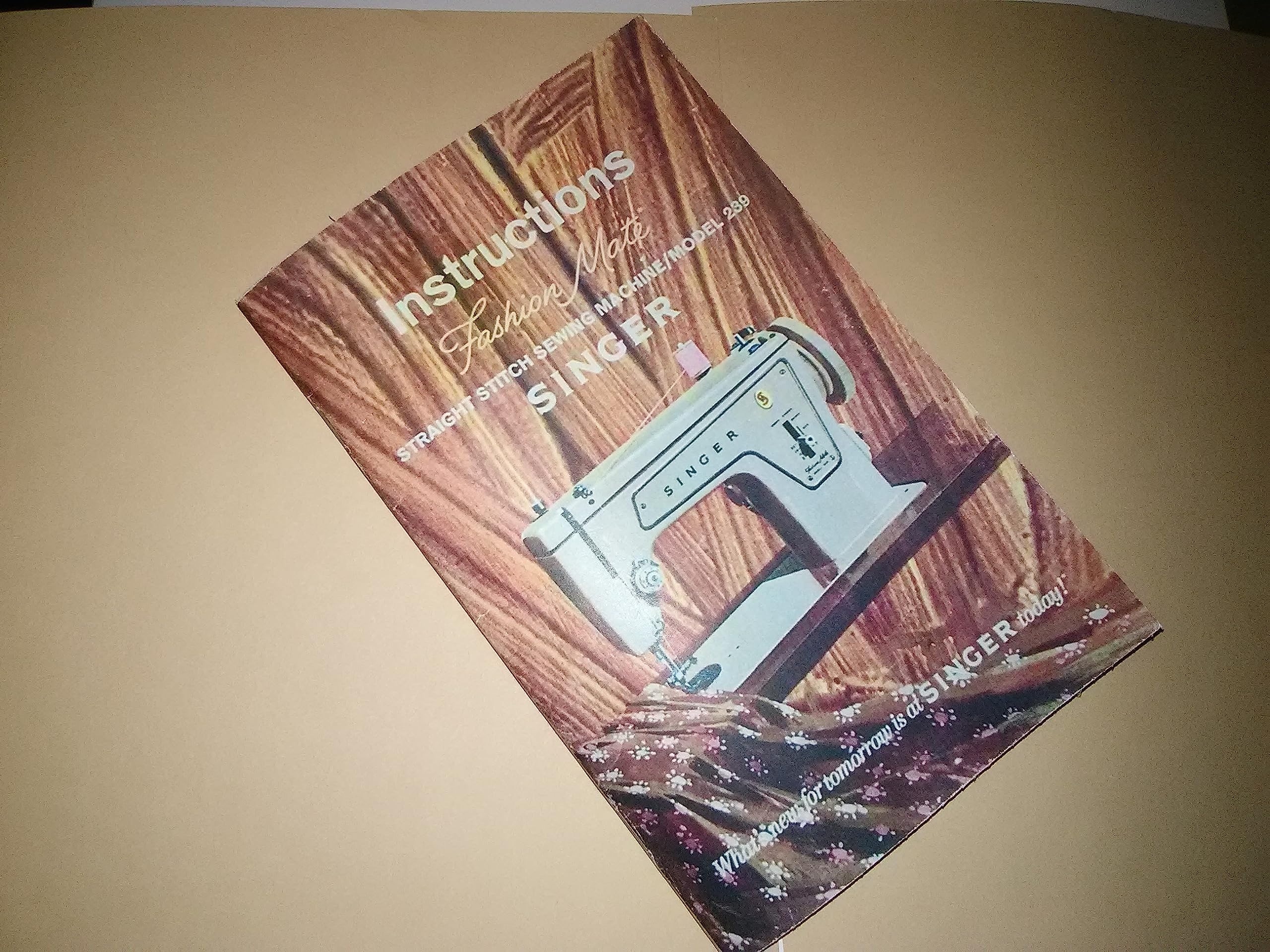 Cover of the Singer 239 Fashion Mate Sewing Machine Instruction Manual