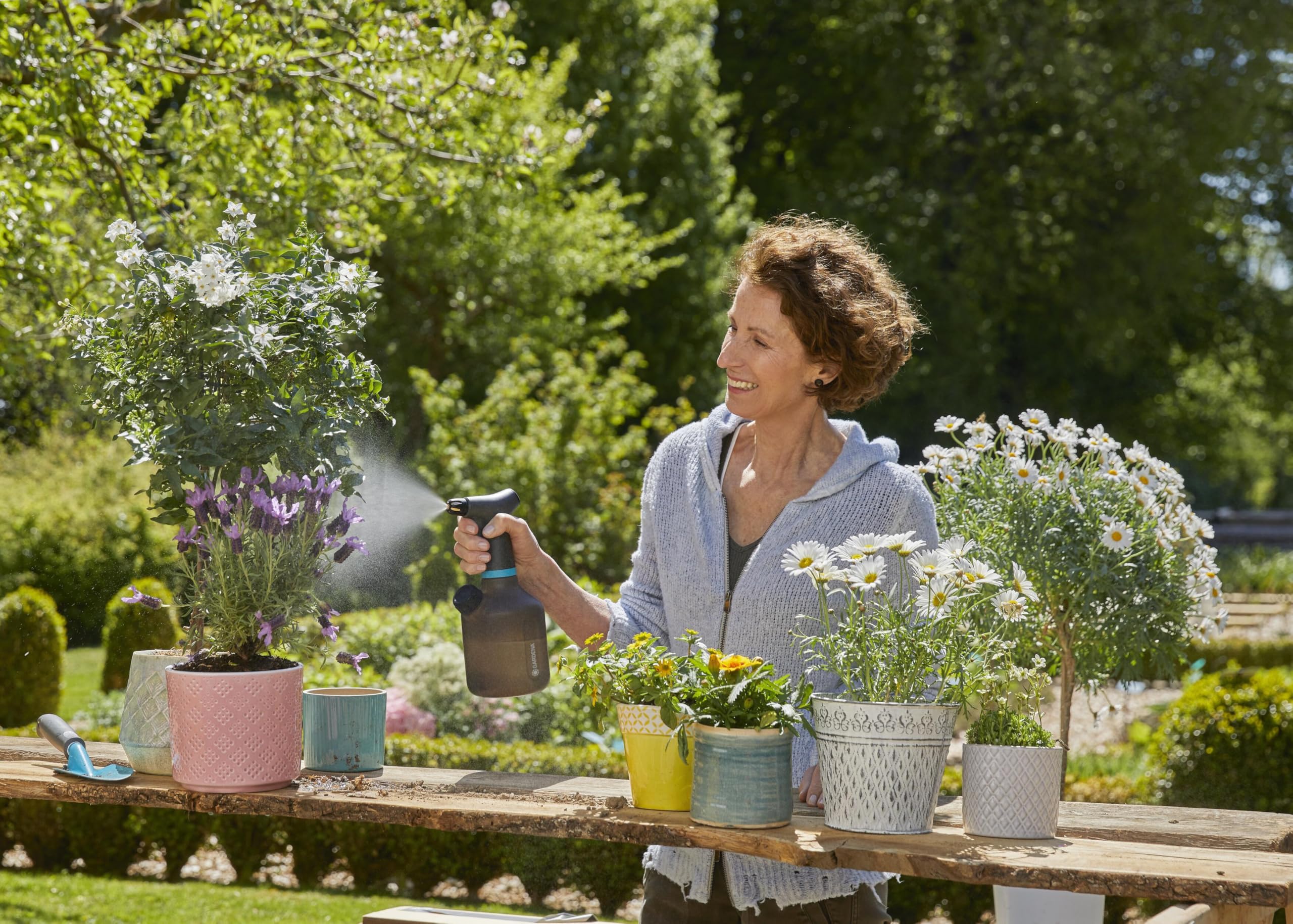 Gardena opryskiwacz z pompką 1 l EasyPump: Opryskiwacz z pompką z funkcją 360°, dysza mosiężna, duży otwór, przezroczysta konstrukcja, zintegrowana pokrywka dozująca, ze wskaźnikiem poziomu (11114-20)