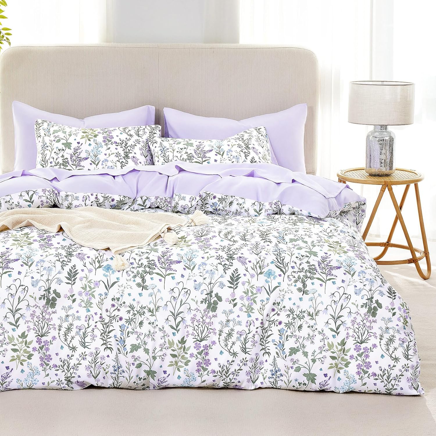 Wake In Cloud - Floral Duvet Cover Set, Shabby Chic Cottage Garden Botanical Flower Style with Elegant Wildflower Pattern, Soft Lightweight Bedding, 3 Pieces, Purple White, Queen Size