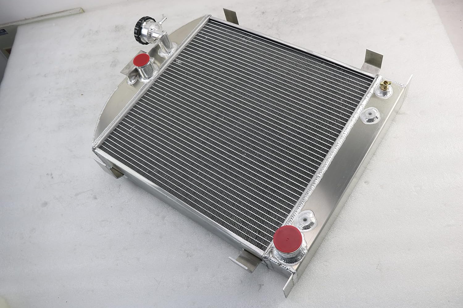 4 Row Aluminum Radiator for 1930 1931 1932 Ford Model B/Sedan Delivery/Model A/Model AA 3.3L L4 V8 GAS Radiators