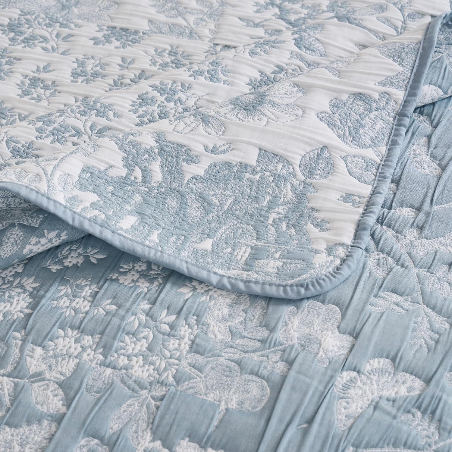 Greenland Home Fashions Patchwork Toile Collection Coverlet Set, 2-Piece Twin/XL, Blue