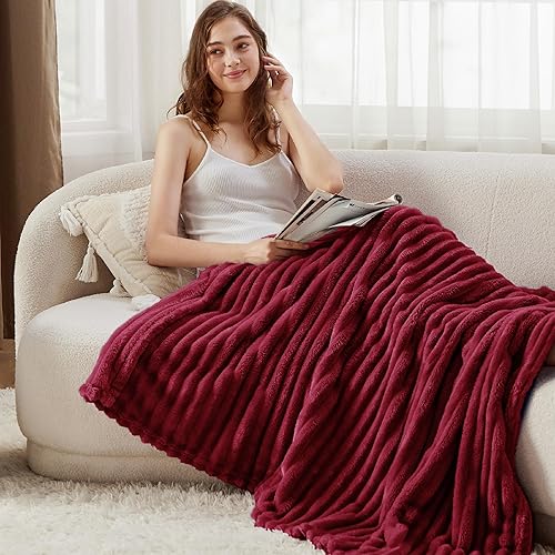 Miniatura 240 de Bedsure GentleSoft Twin Blanket for Couch - Cozy Soft Blankets for Women, Cute Small Fleece Throws for Girls, Light Grey, 60x80 Inches