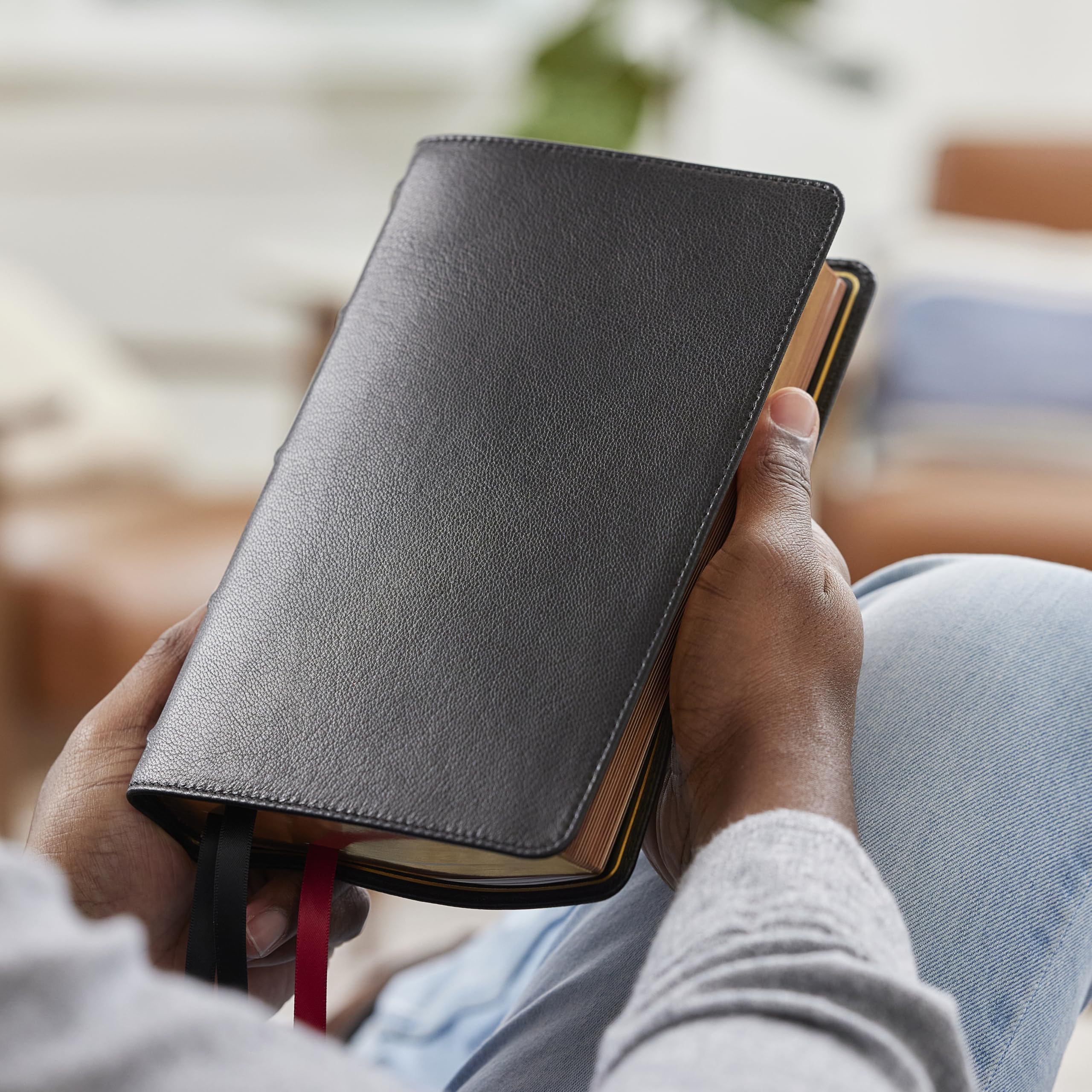 NKJV Bible: Single-Column Verse-By-Verse W/ 72,000 Cross-References, Black Goatskin Leather, Premier Collection, Comfort Print: New King James ... Premier Collection, Comfort Print