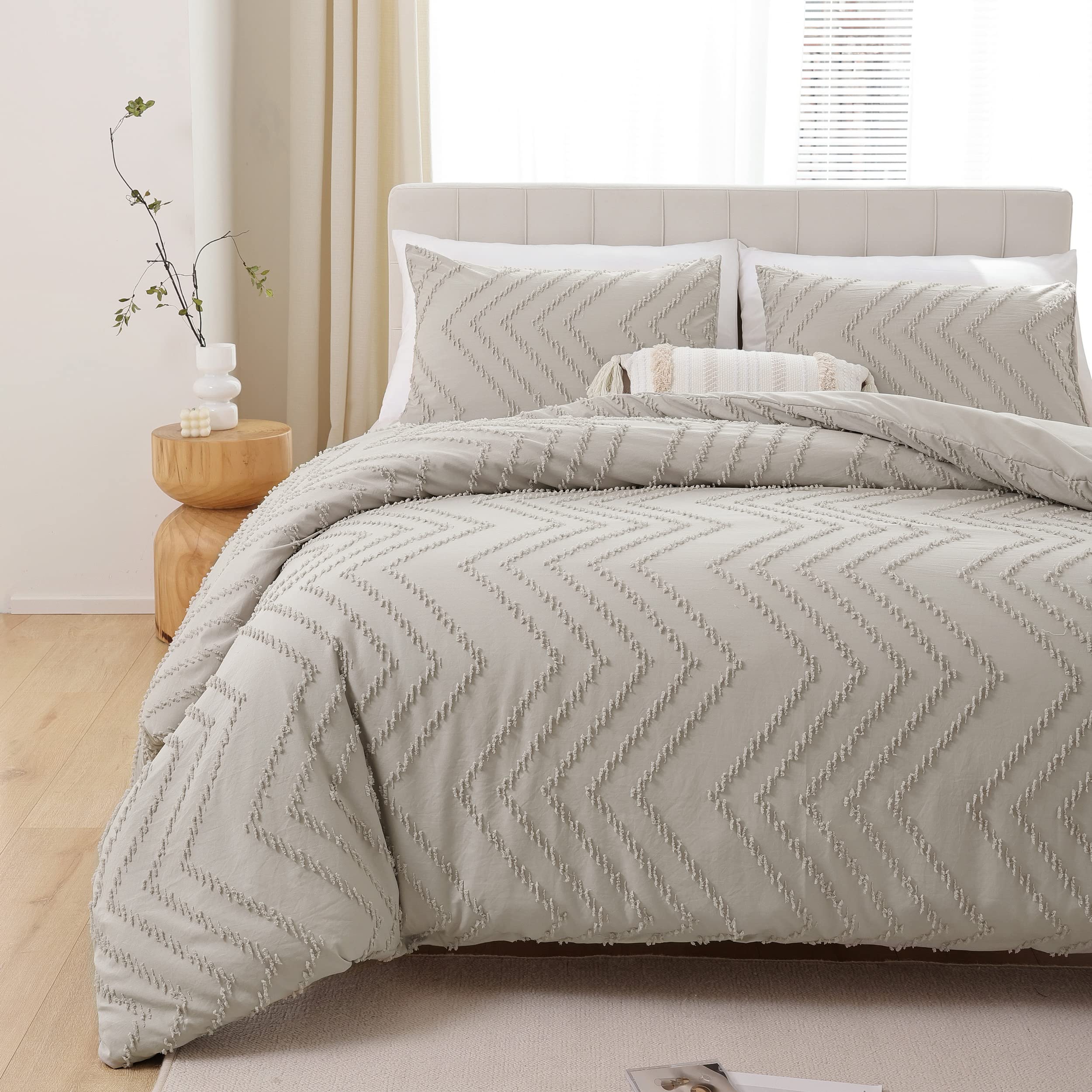 YIRDDEO Oatmeal Comforter Full Size 3Pcs, Boho Comforter Set Full Beige Farmhouse Bedding Sets Queen, Vertical Tufted Comforter, Lightweight Cream Neutral Boho Bed Set (1 Comforter, 2 Pillowcases)