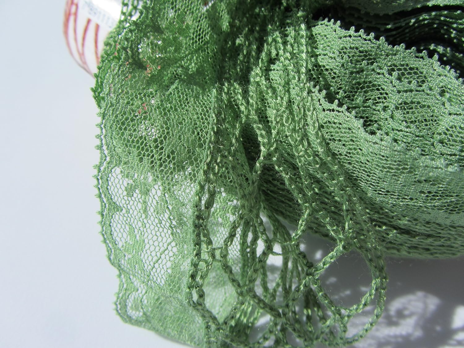 Circulo Rendado Trico Ruffling Scarf Yarn Color 2775 Green
