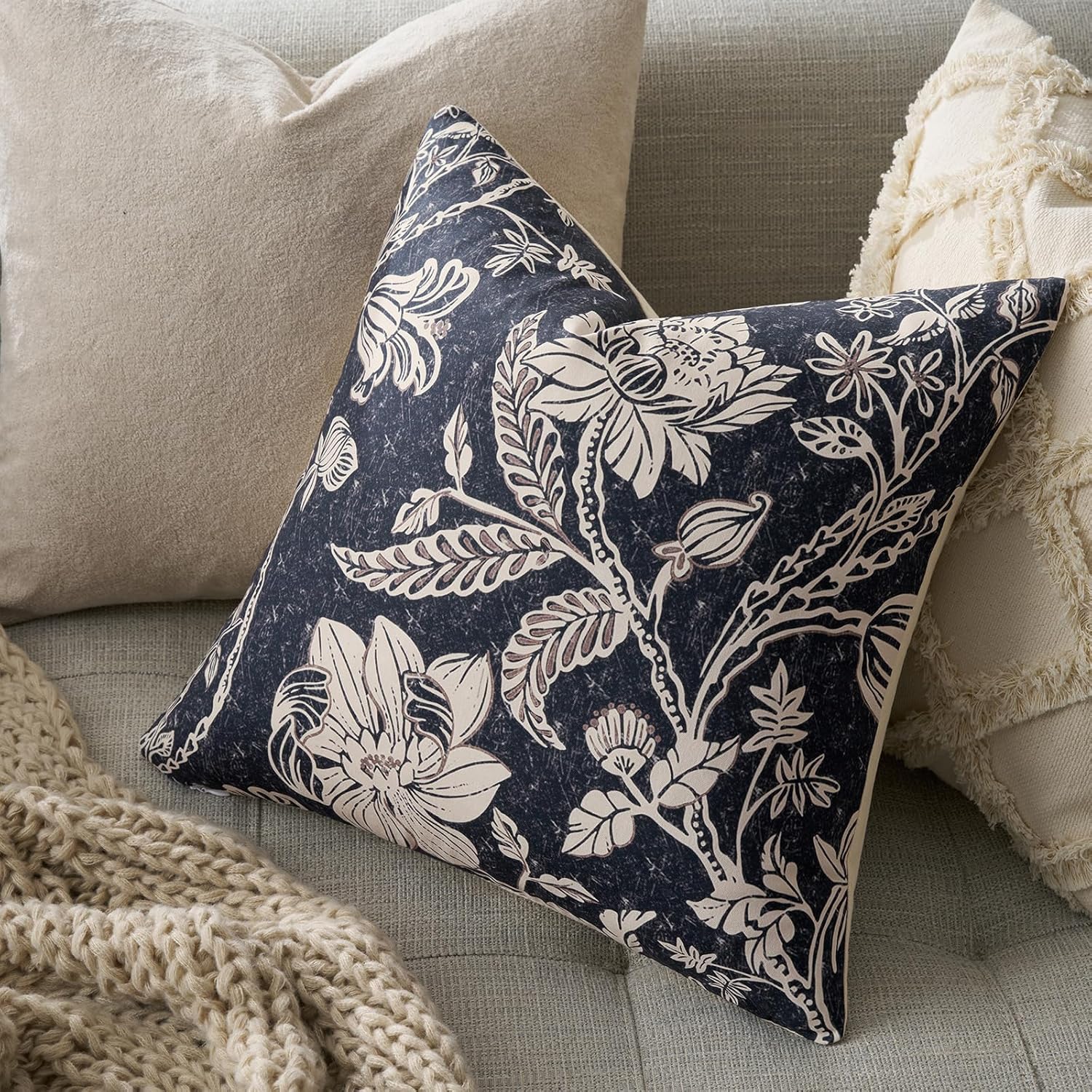 Vintage Floral Pillow Covers 20x20：Navy Blue Throw Pillow Covers Decorative — Neutral Modern Farmhouse Boho Patterned Cotton Square Cushions Accent Covers Sofa Bed Living Room Pillowcases Pack of 2