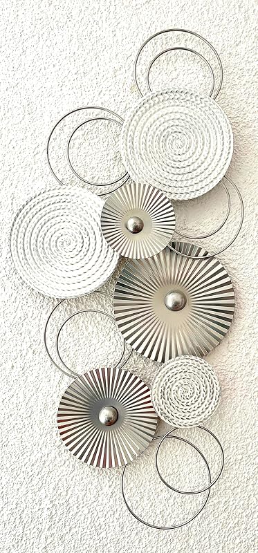 MF Sixo 3D Fém Fali Dekoráció - Modern Körkörös Mintázat, Ezüst-Fehér Színkombináció, 83x38 cm, Nappali Díszítésére