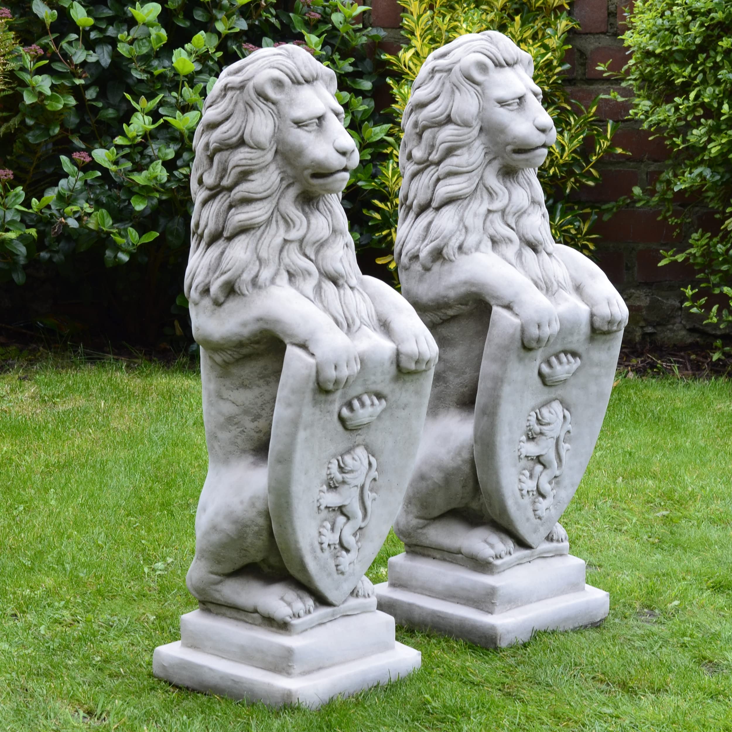 Garden Ornaments By Onefold Grey Large British Lion Pair Hand Cast Stone Detailed Outdoor Garden Statue Ornament Shield Heavy Entrance Patio Driveway