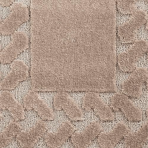 Miniatura 5 de Collections Etc Alfombra de pasillo alfombrada en espiga, de color sólido con detalles decorativos de felpa y respaldo antideslizante para pasillo