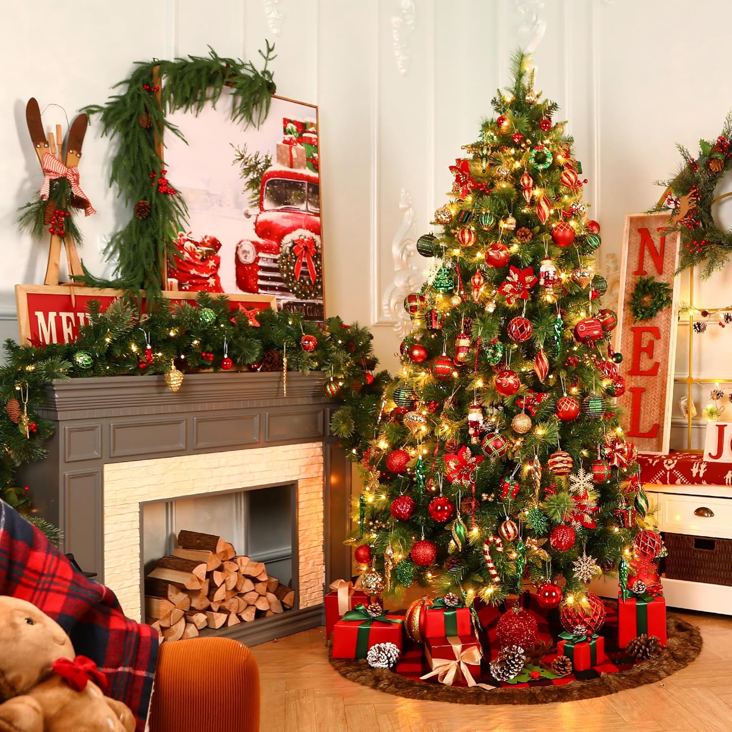 SHareconn 135pcs Christmas Balls Ornaments Set, Shatterproof Plastic Baubles, Ribbon and Tree Topper for Xmas Tree Holiday Wedding Party Decorations with Hanging Strings, Red, Green and White