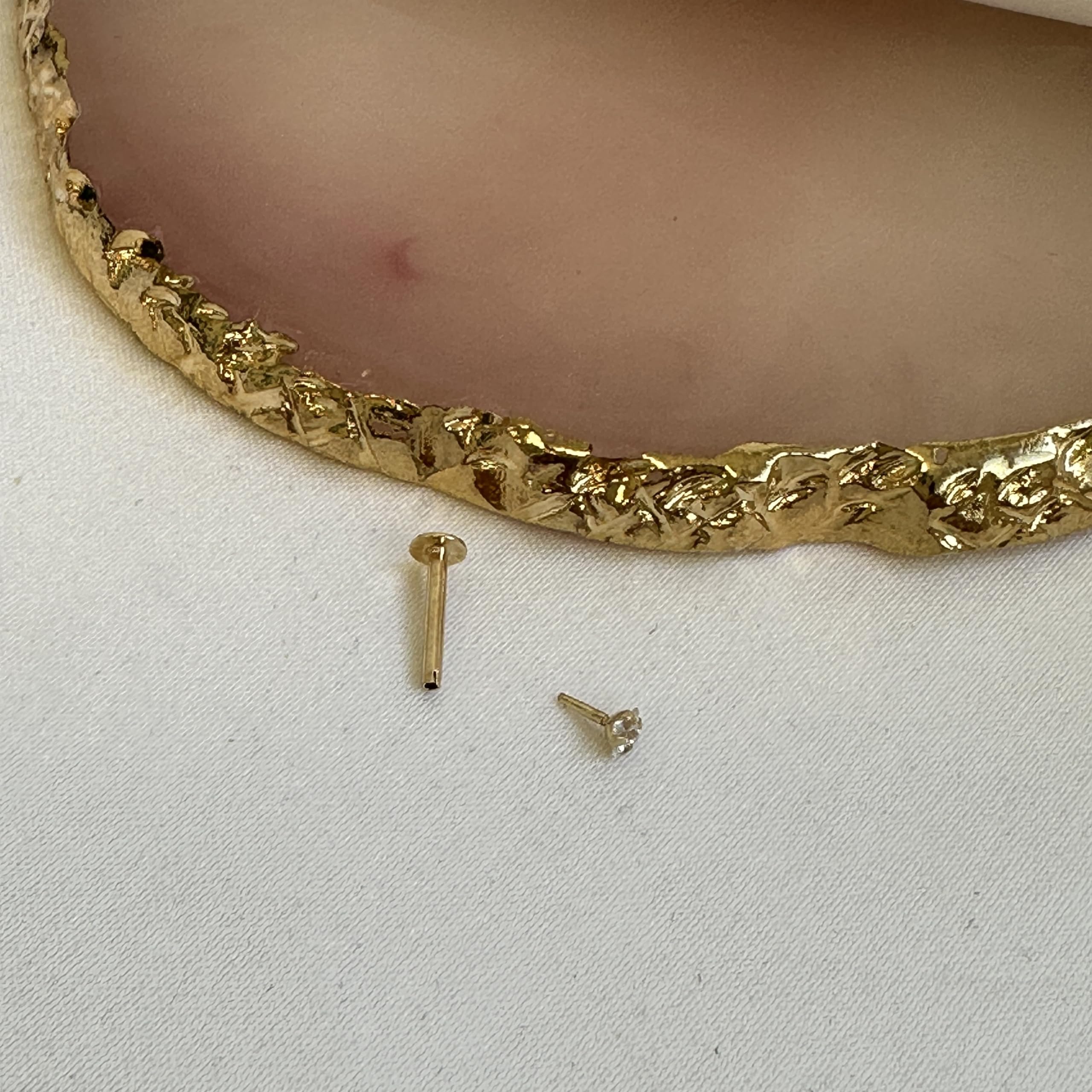 jewellerybox 9 Karat (375) Gold Monroe - Lippen Piercing mit viereckigem CZ Kristall Oberteil