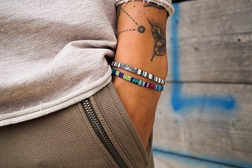 Vista 11 de Made by Nami Juego de 2 pulseras bohemias estilo surfista para mujeres y hombres, impermeables, ajustables, trenzadas, juego de 2 para estilo étnico