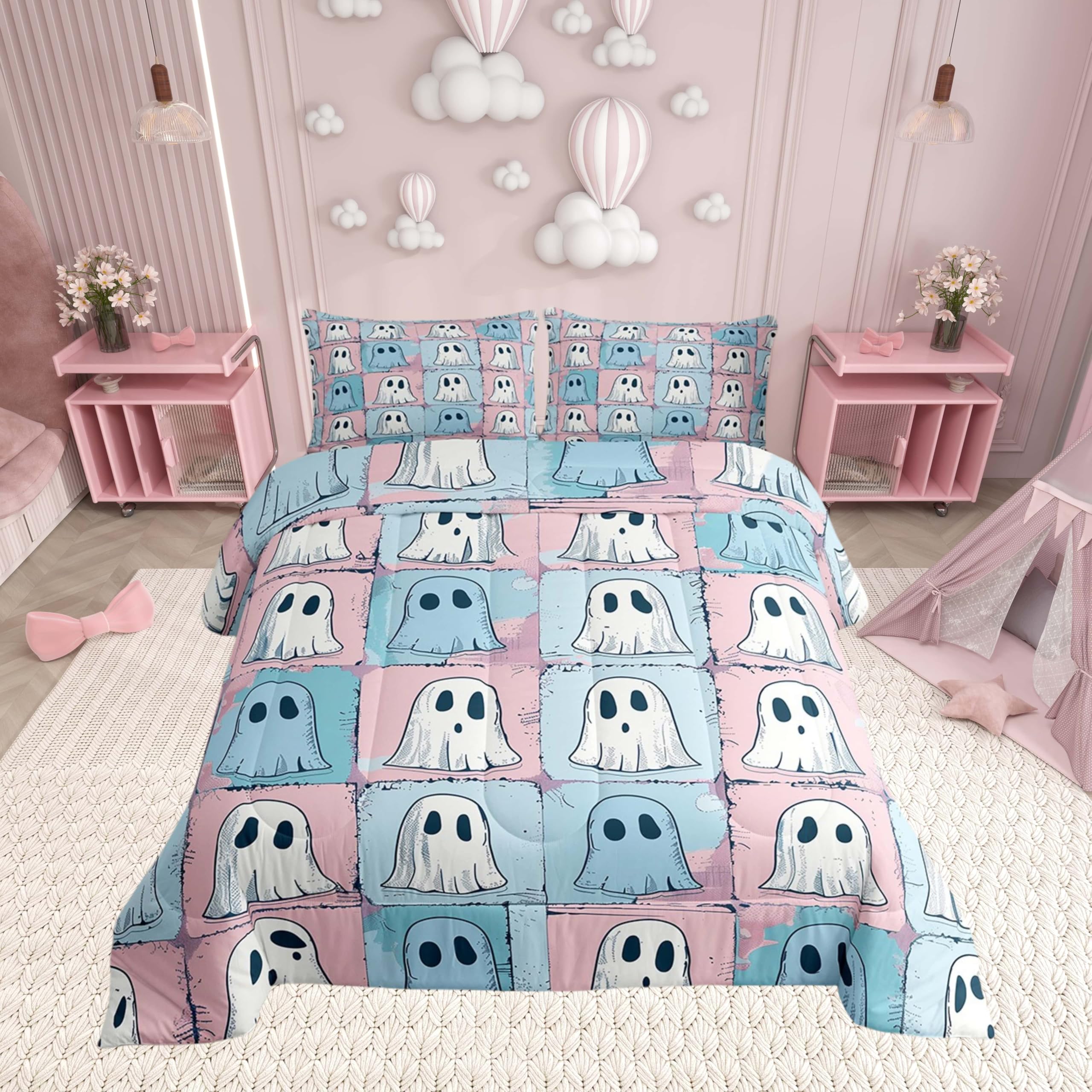 Kawaii Ghost Comforter Set King Size Happy Halloween Theme Bedding Set Toddler Bedroom Decor Pink Blue Plaid All Season Quilt Set Cartoon Ghosts Bedding Comforter Sets,3Pcs