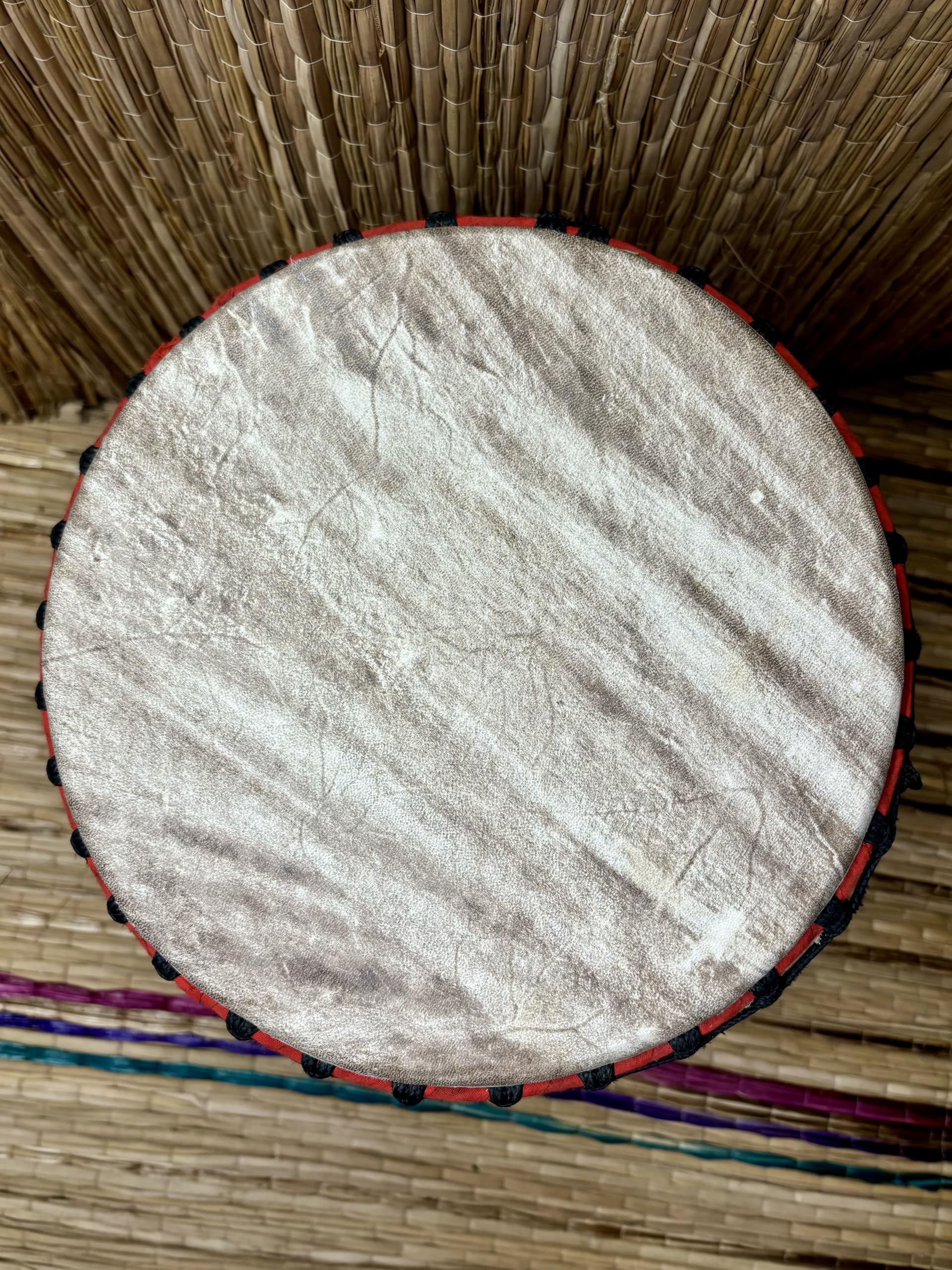 Tamburo djembe africano con 3 piccoli strumenti gratuiti – testa da 33 cm, altezza 65 cm