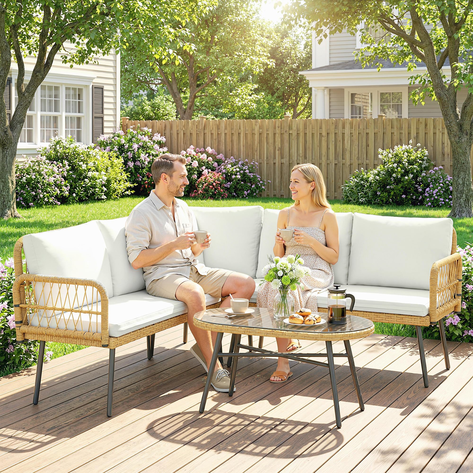 Outsunny Set Salotto da Giardino in Rattan 4 Pezzi, Salottino da Giardino Esterno ad L con 2 Divani 2 Posti, Angolo, Tavolino da Caffè, Cuscini, Struttura in Acciaio, per Balcone Patio, Naturale/Crema