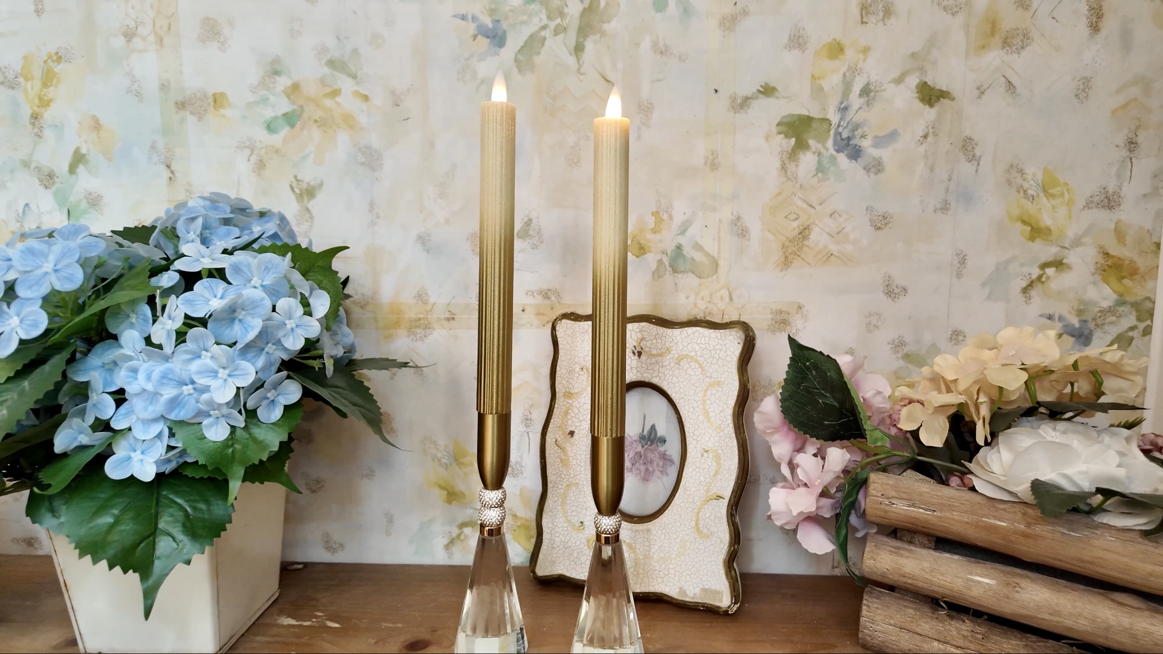 Image of Flameless Taper Candles Flickering with Remote and Timer, 3D Moving Flame Taper Candle Battery Operated to 400 Hours, 9 Inch Window Candles, (Gradient Gold-Vertical Stripes)