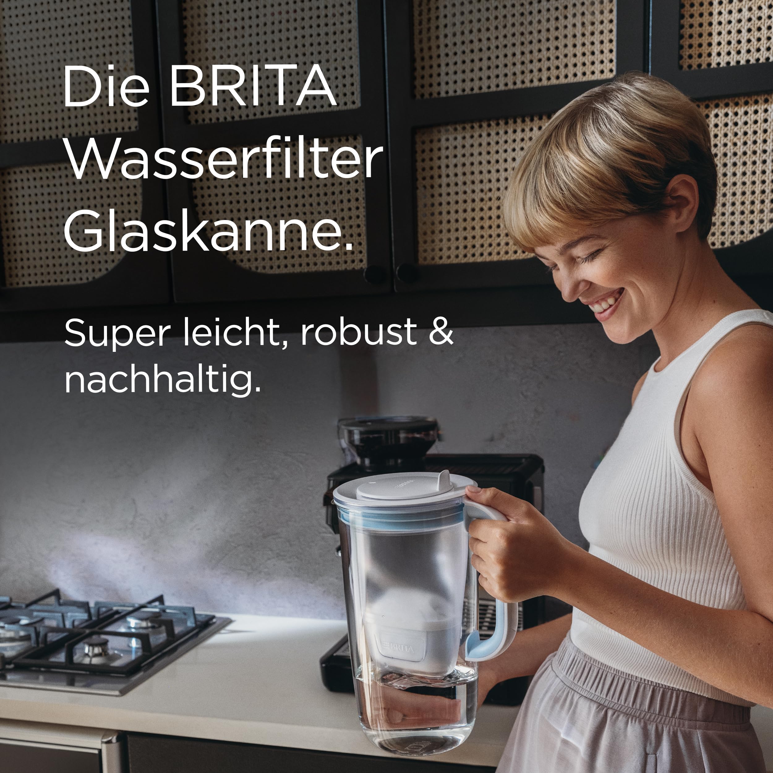 BRITA Wasserfilter Kanne Glas hellblau (2,5l) inkl. 1 MAXTRA PRO Pure Performance Kartusche – Premium Kanne aus Glas mit Smart Light LED & Klappdeckel – filtert Verunreinigungen, Kalk, Metalle etc.