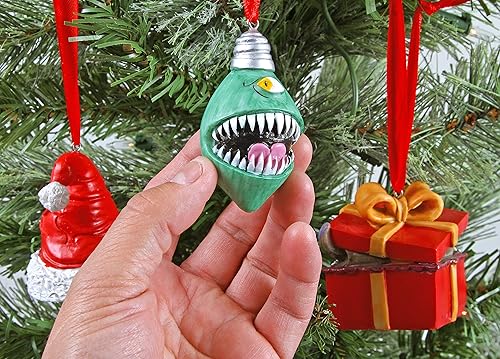 Miniatura 6 de Forged Dice Co. Monstrous Merrymakers - Juego de 3 adornos de resina y pintados a mano con sombrero de Papá Noel, bombilla de árbol de Navidad