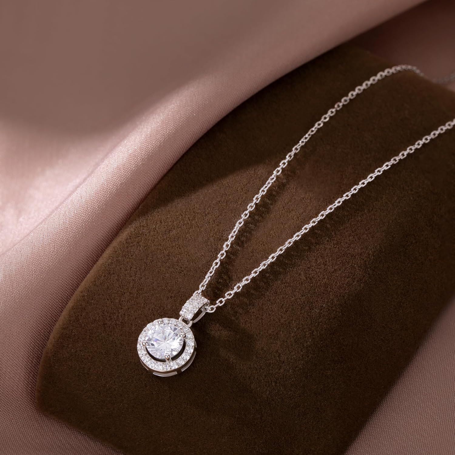 SLUYNZ 925 Sterling Silver Round Halo CZ Pendant Necklace for Women Teens Halo Cubic Zirconia Chain Necklace Choker