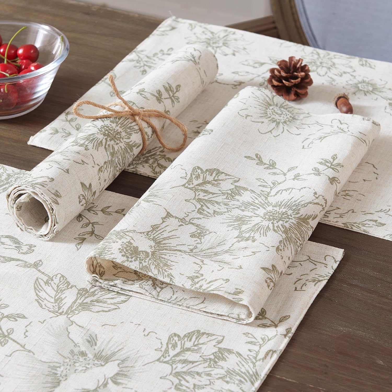JINCHAN Floral Placemats Set of 4 Farmhouse Linen Placemats Cloth Table Mats Holiday Seasonal Rustic for Kitchen Dining Table Decor Heat Resistant Washable Tablemats 13x19 Inch Green