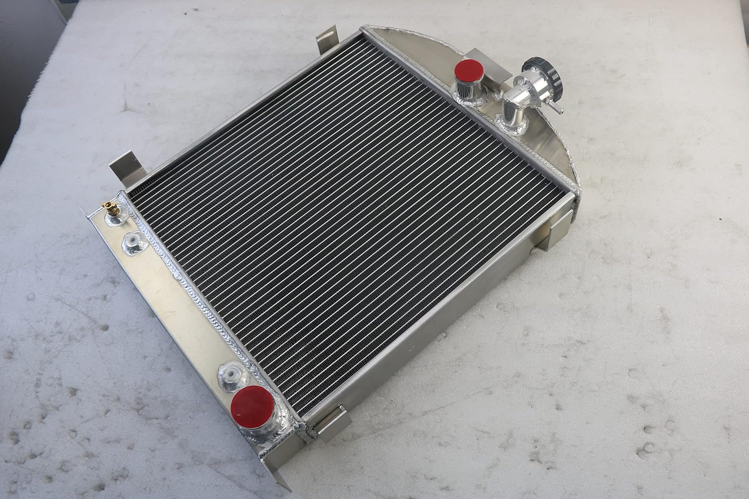 Aluminum Radiator for 1939-1940 Ford 3" Chopped Grill Shells with Chevy V8, 3 Row Core Radiators Radiador