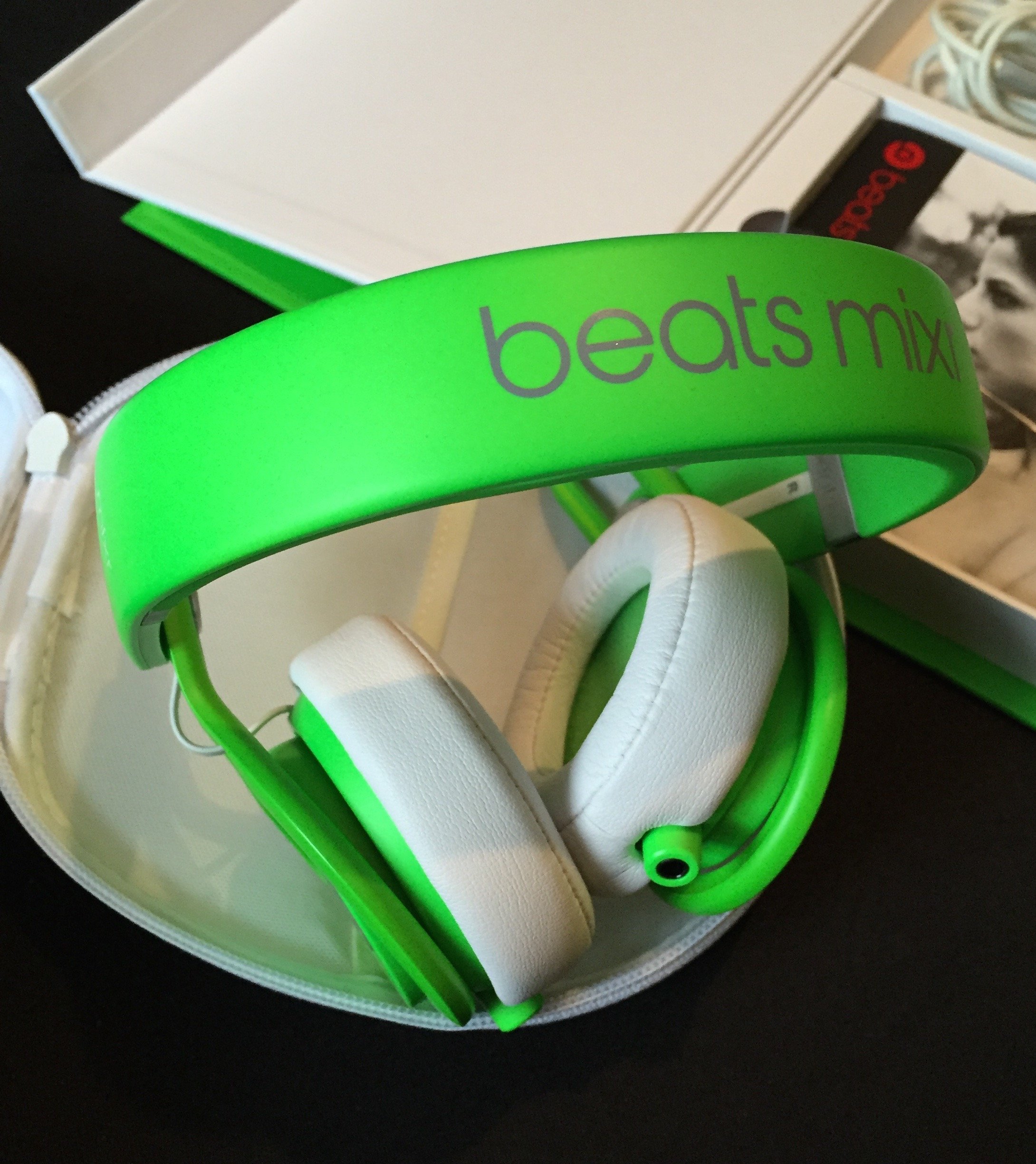beats mixr グリーン 限定版 ヘッドフォン 【公式通販】
