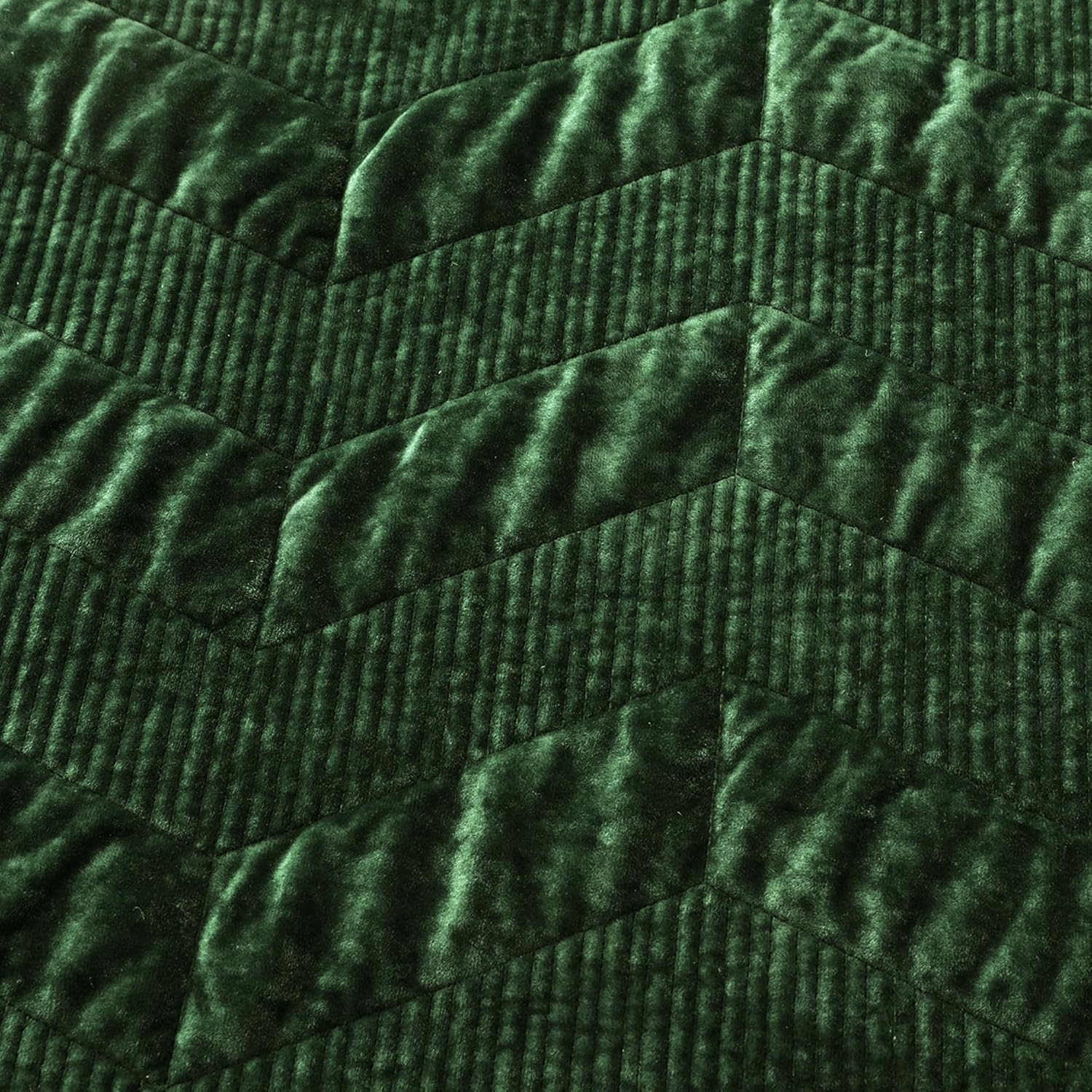 SHALALA Luxury Velvet Quilt Set King Size,Ultra Soft Lightweight Summer Velvet Comforter Set, Oversized Bedspread Coverlet with 2 Shams Geometries Pattern,for All Season(Evergreen,King) - Image 3