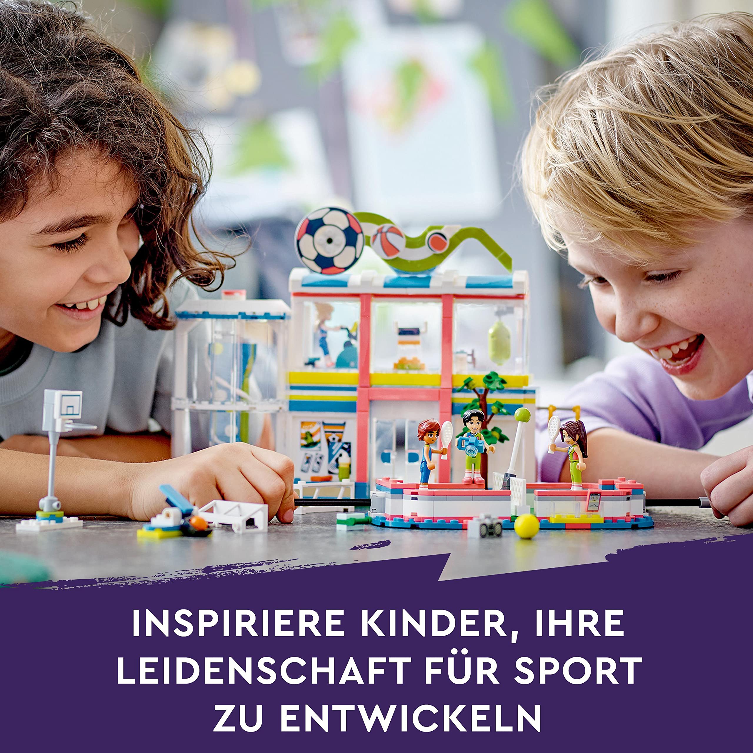 LEGO Friends Sportzentrum BAU-Spielzeug mit Fußball-, Basketball- und Tennis-Spielen sowie Kletterwand und 4 Mini-Puppen, Heartlake City Geschenk für Kinder ab 8 Jahren 41744