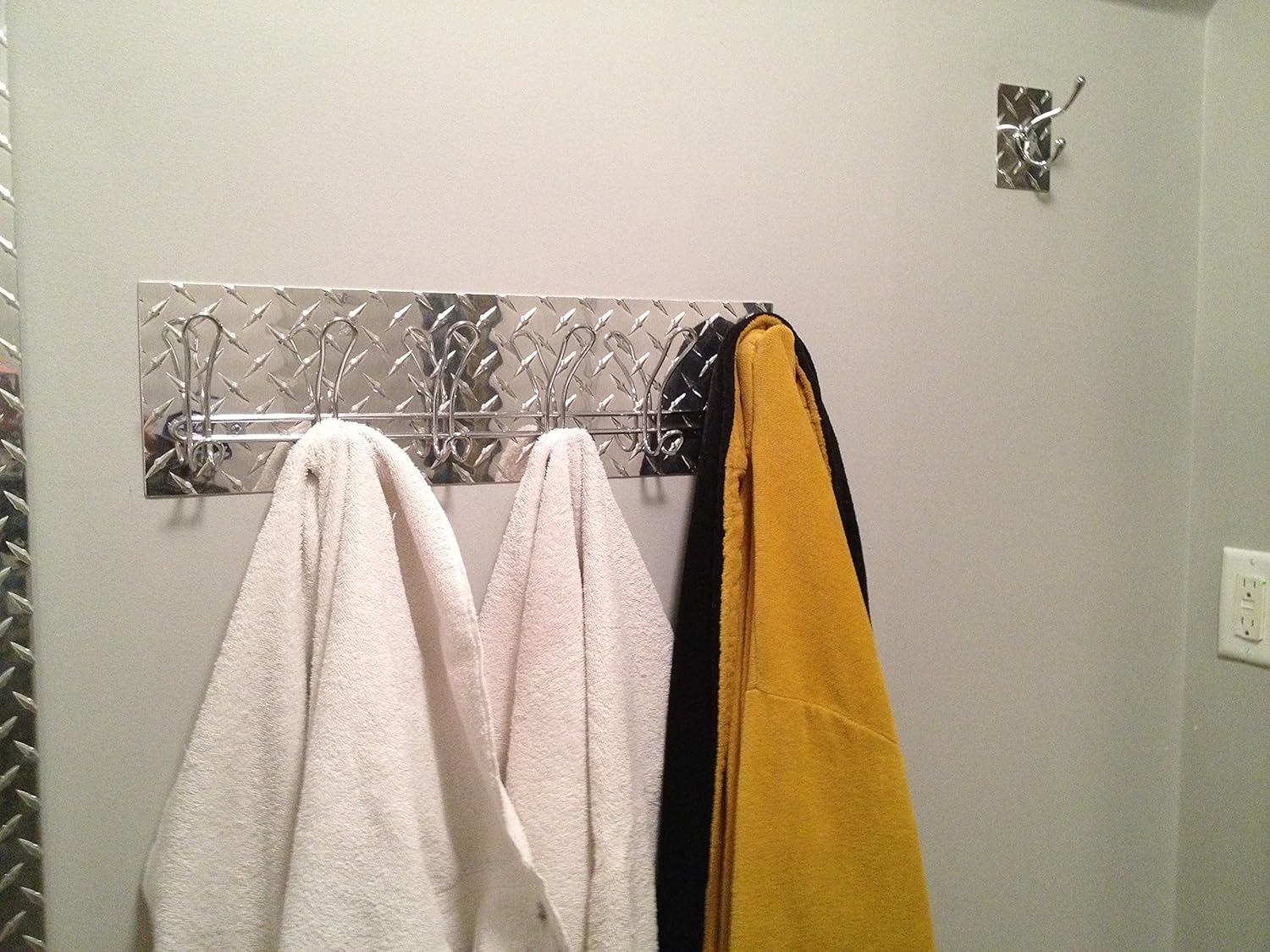 Diamond Plate Robe/Towel/Coat 6 Hook Rack